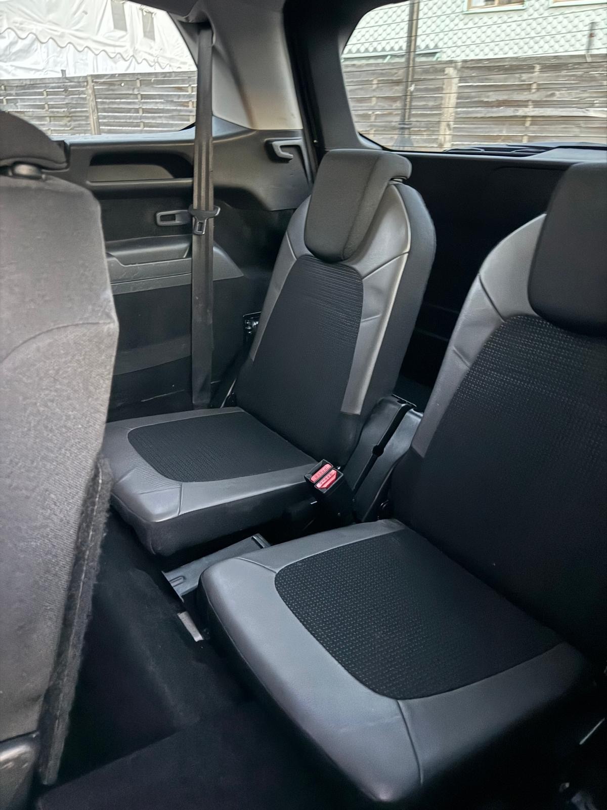 CITROEN Grand C4 Picasso 1.6 BlueHDi Exclusive EAT6-image-9