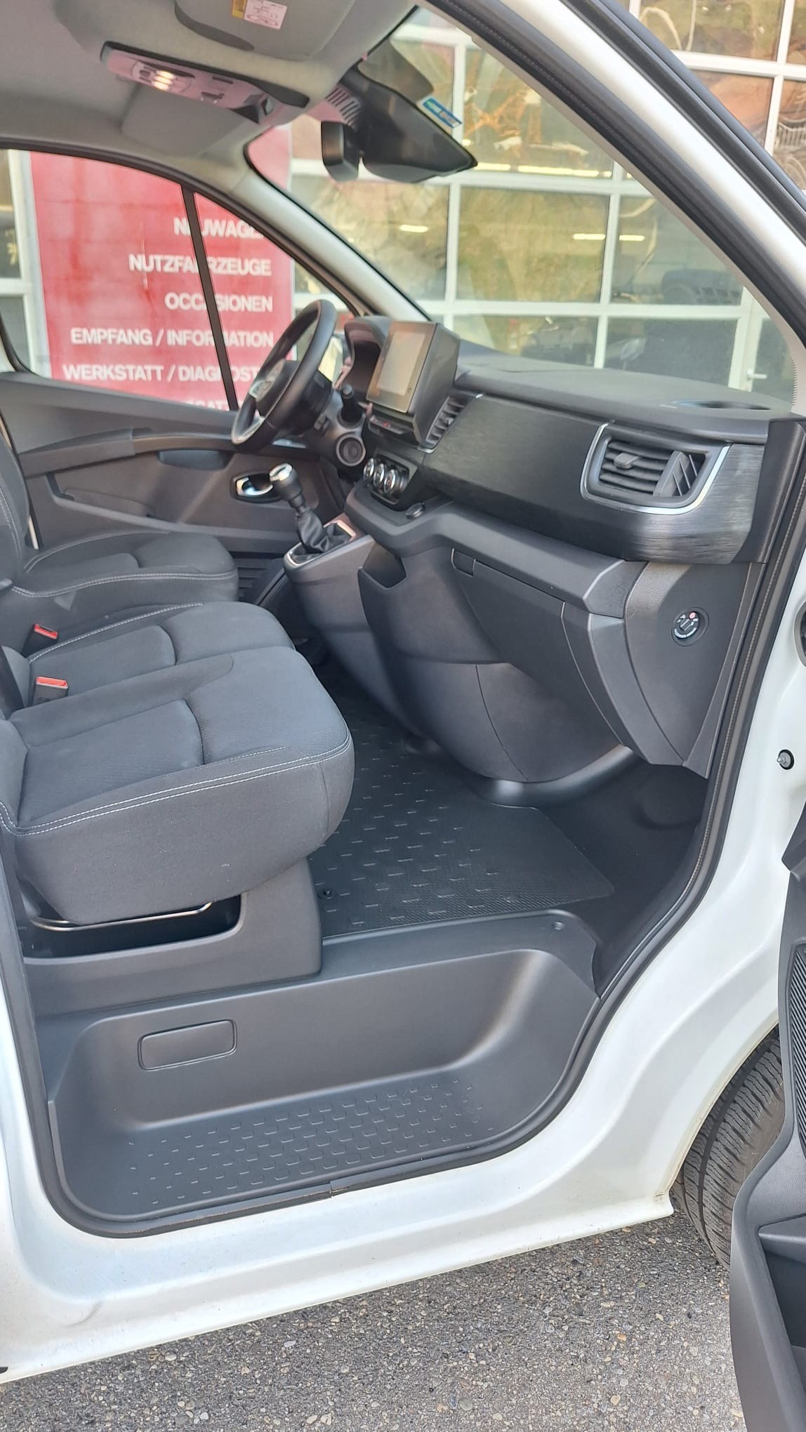 NISSAN N-Connecta-image-2