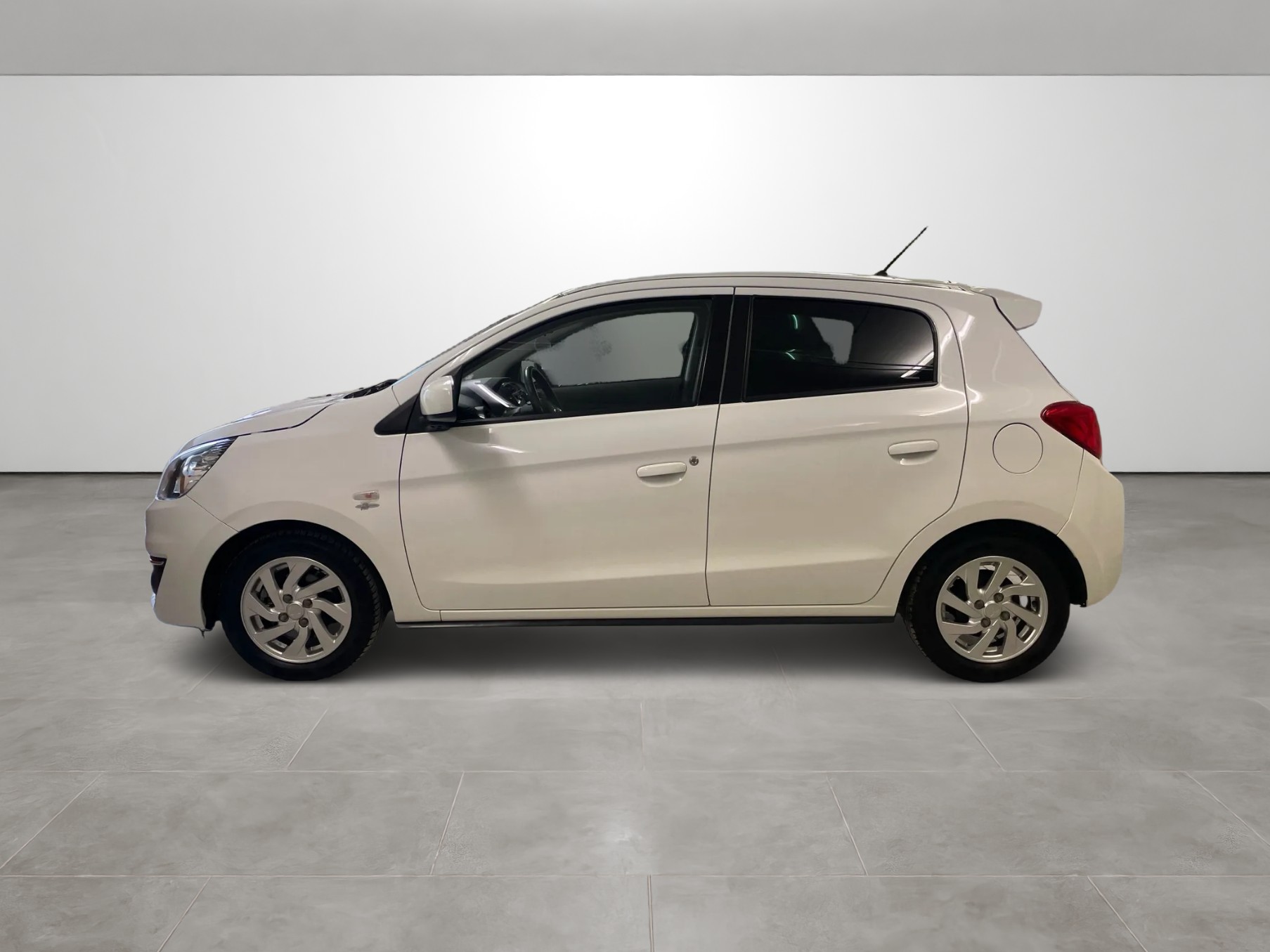 MITSUBISHI Space Star 1.2 Value CVT-image-3
