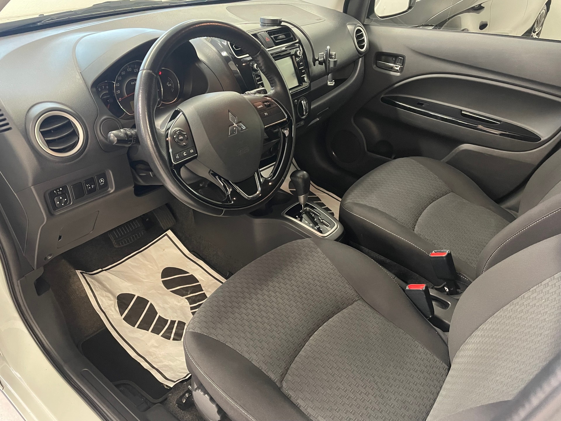 MITSUBISHI Space Star 1.2 Value CVT-image-9