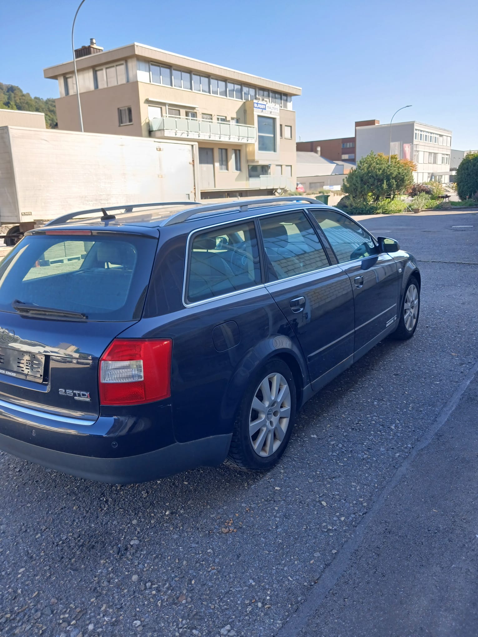 AUDI A4 Avant 2.5 TDI quattro-image-4