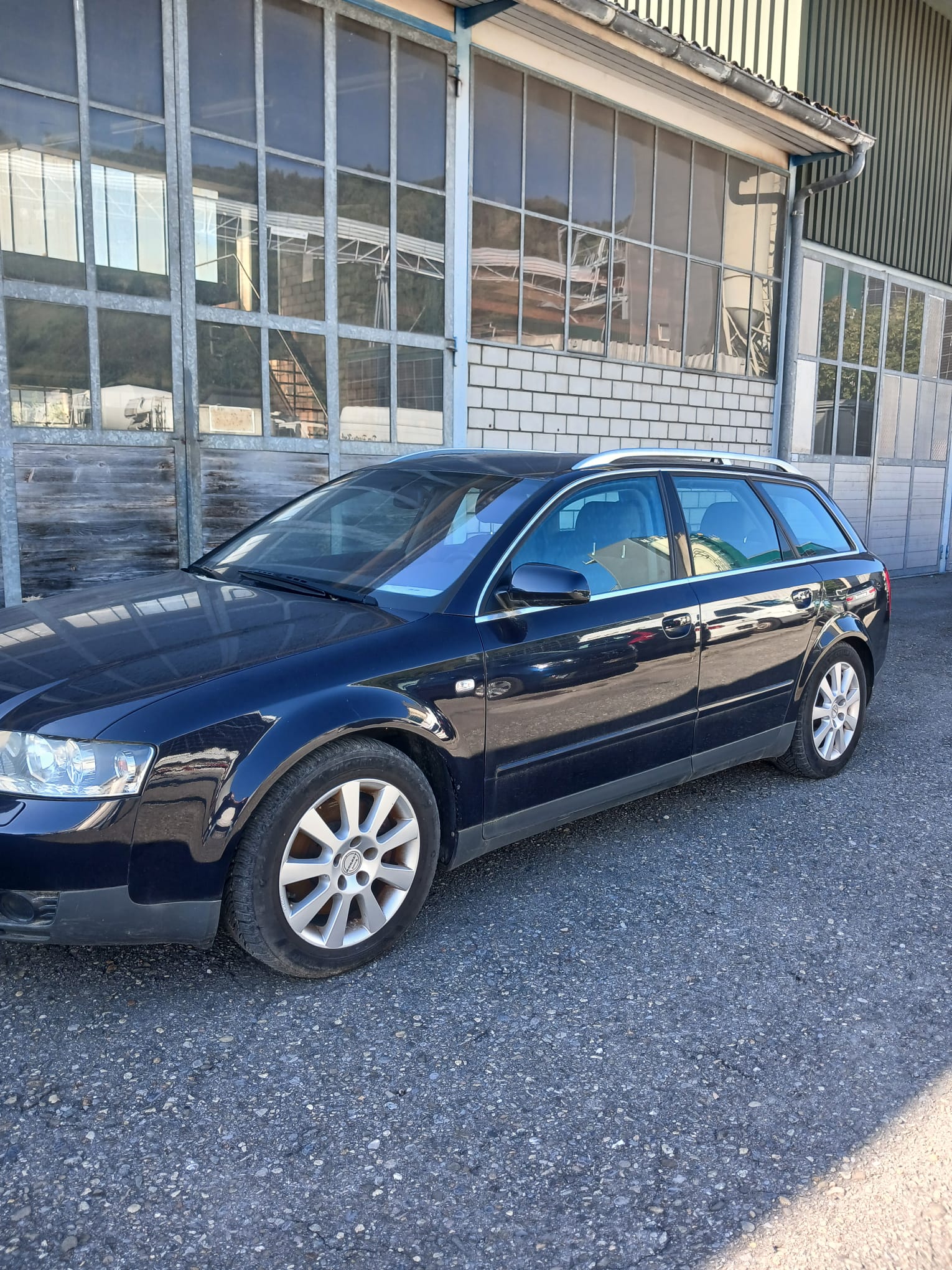 AUDI A4 Avant 2.5 TDI quattro-image-1