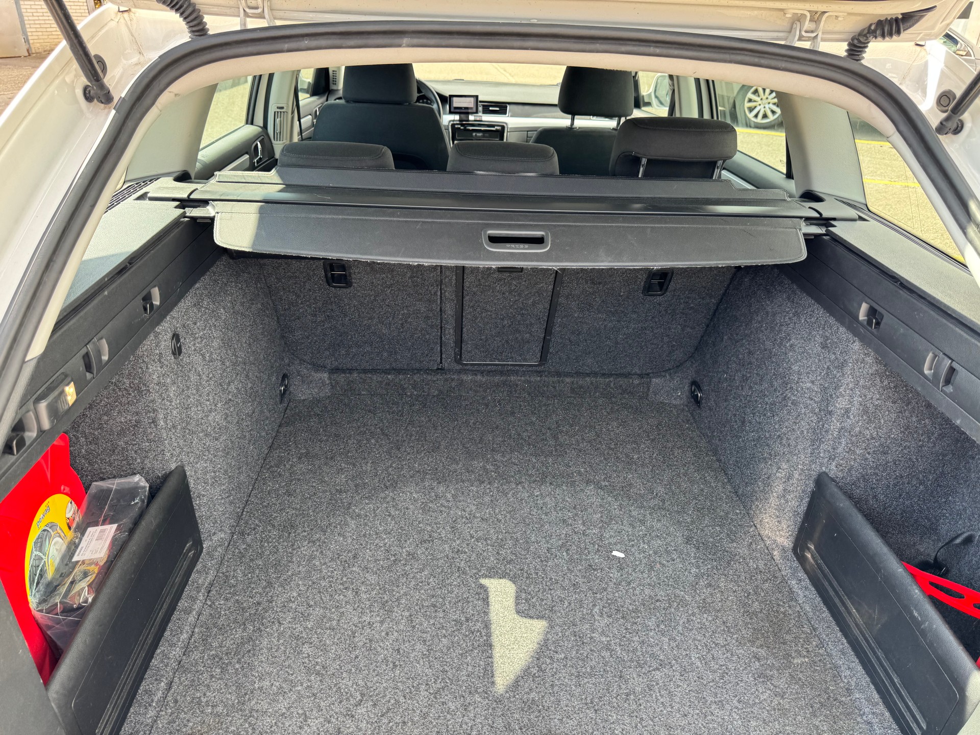 SKODA Superb Combi 2.0 TDi Elegance 4x4 DSG-image-11