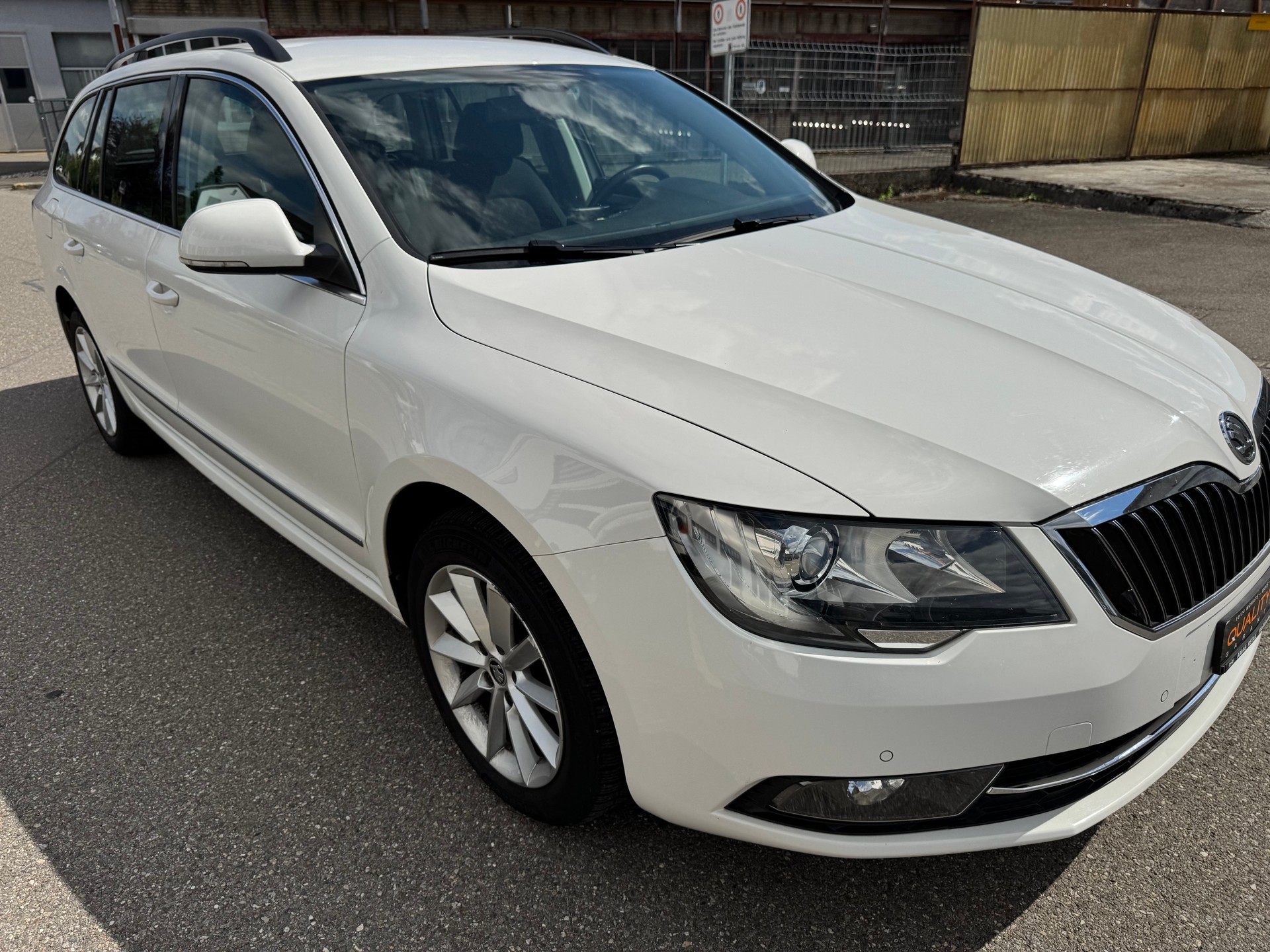 SKODA Superb Combi 2.0 TDi Elegance 4x4 DSG-image-2