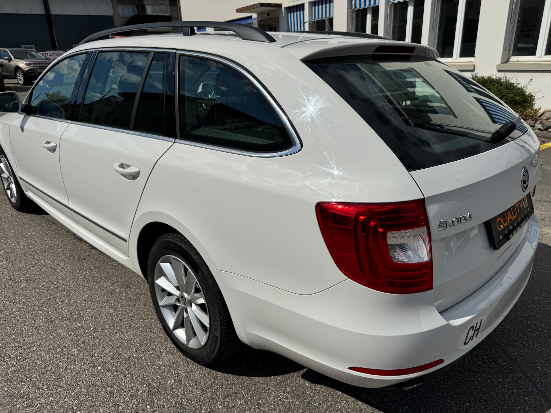 SKODA Superb Combi 2.0 TDi Elegance 4x4 DSG-image-6