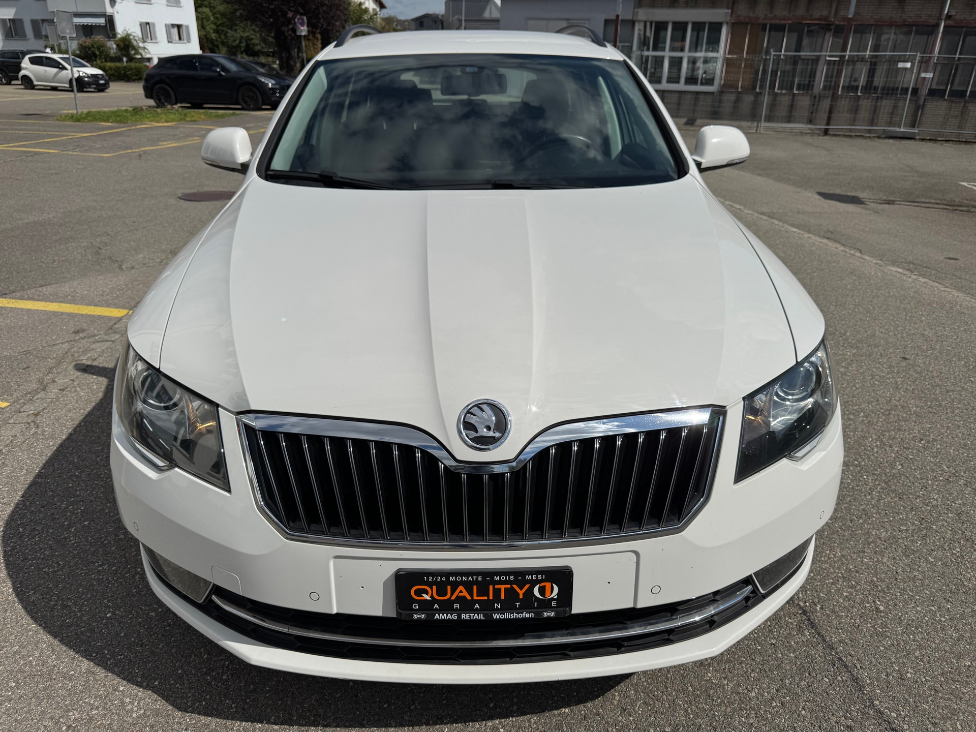 SKODA Superb Combi 2.0 TDi Elegance 4x4 DSG-image-1