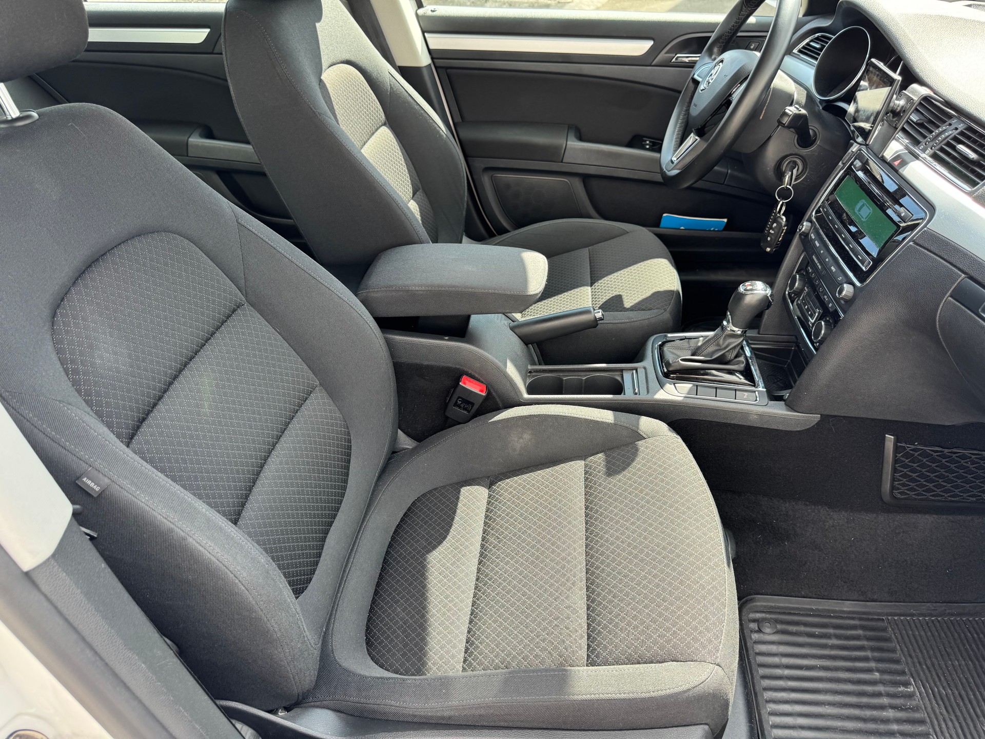 SKODA Superb Combi 2.0 TDi Elegance 4x4 DSG-image-8