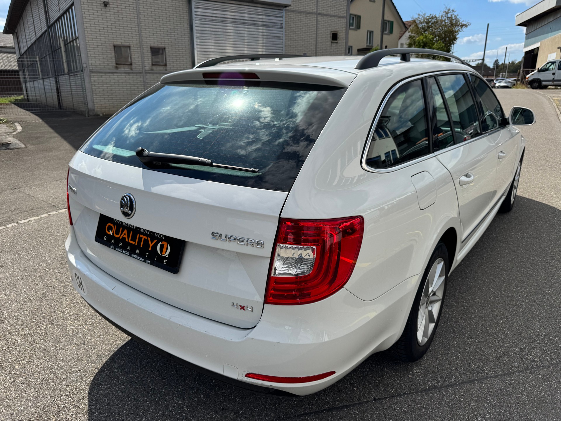 SKODA Superb Combi 2.0 TDi Elegance 4x4 DSG-image-4