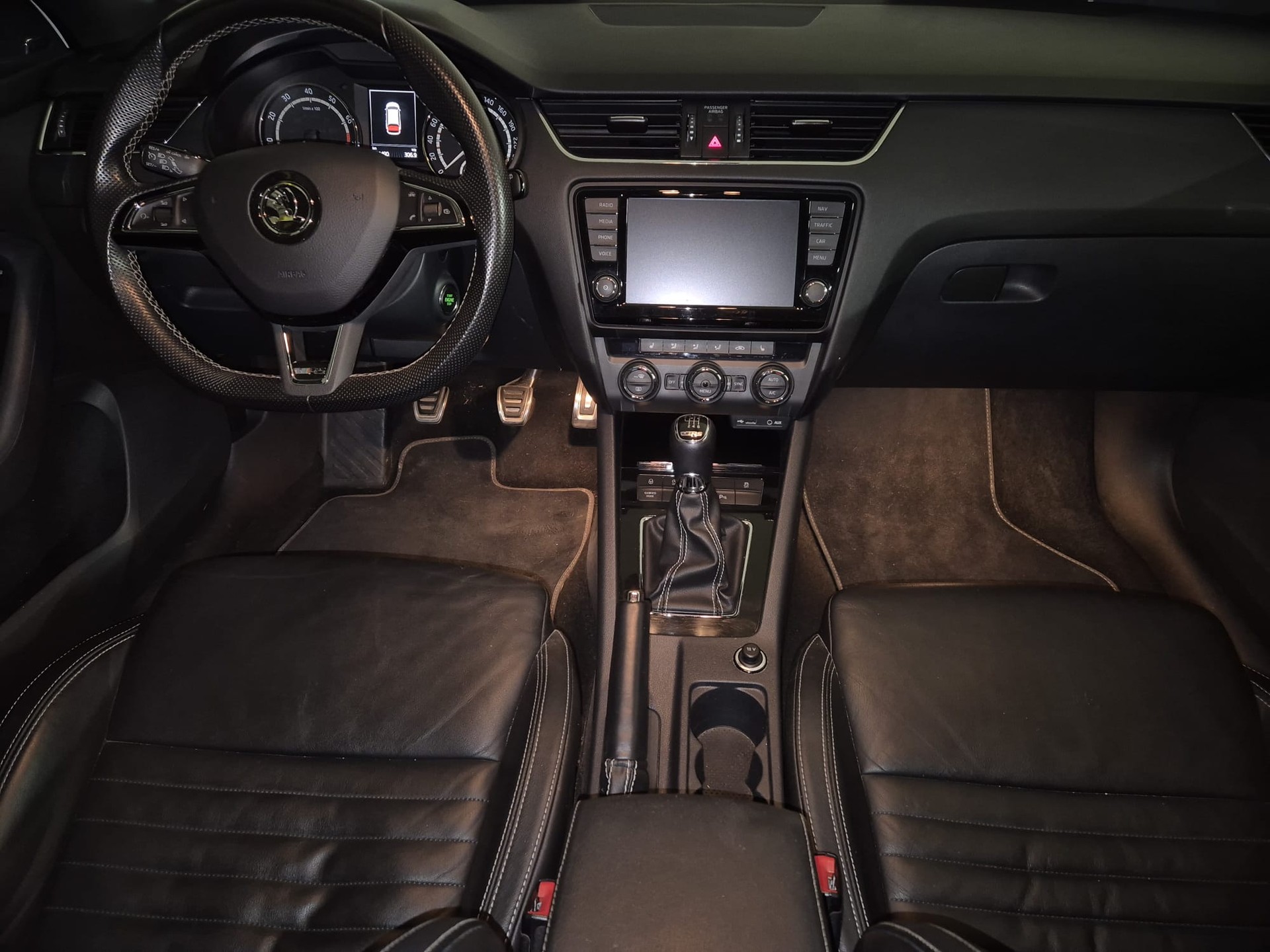 SKODA 2.0 TSI RS230-image-5