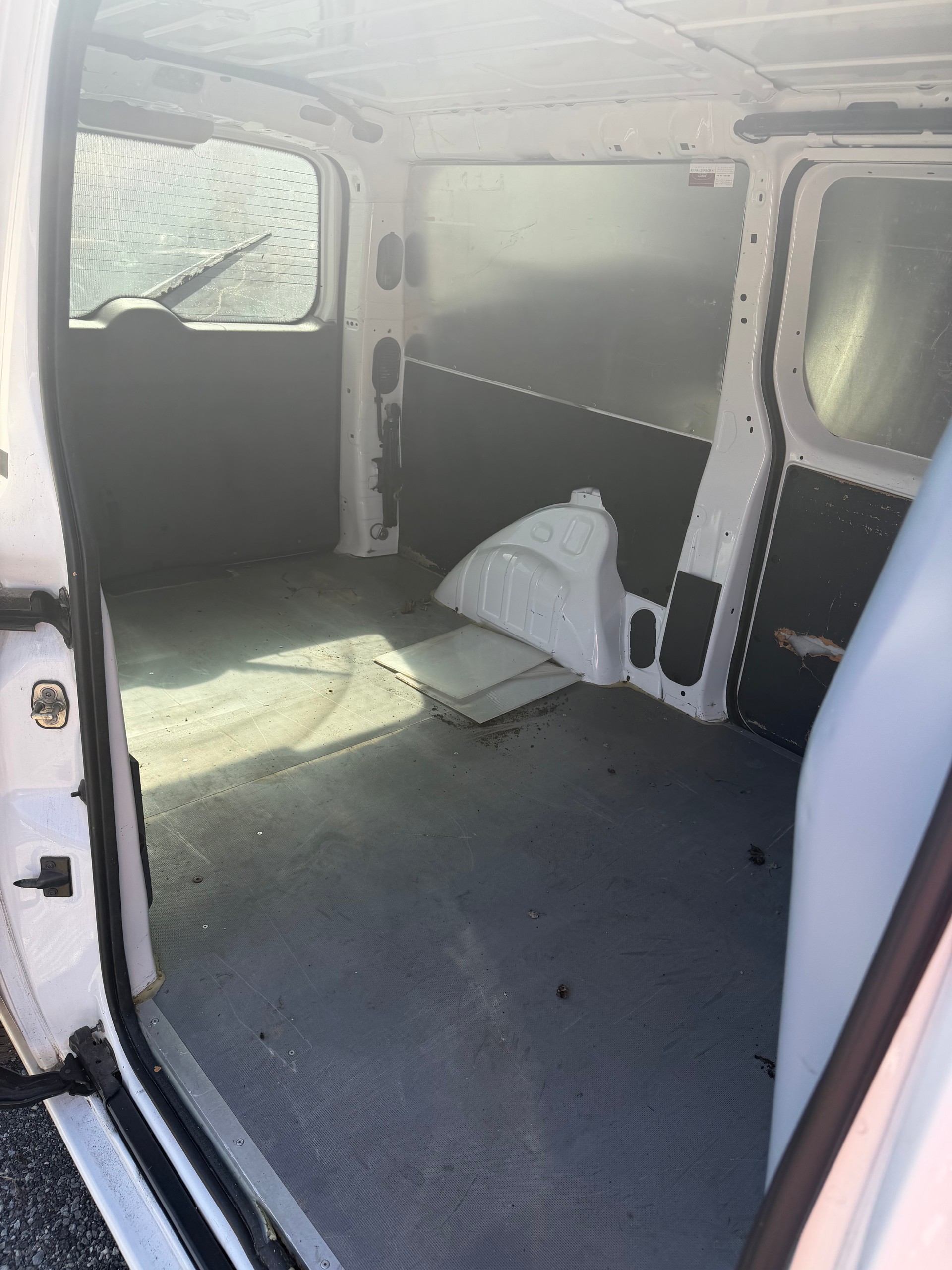 PEUGEOT Expert 1.6 HDi 227 L1H1-image-2