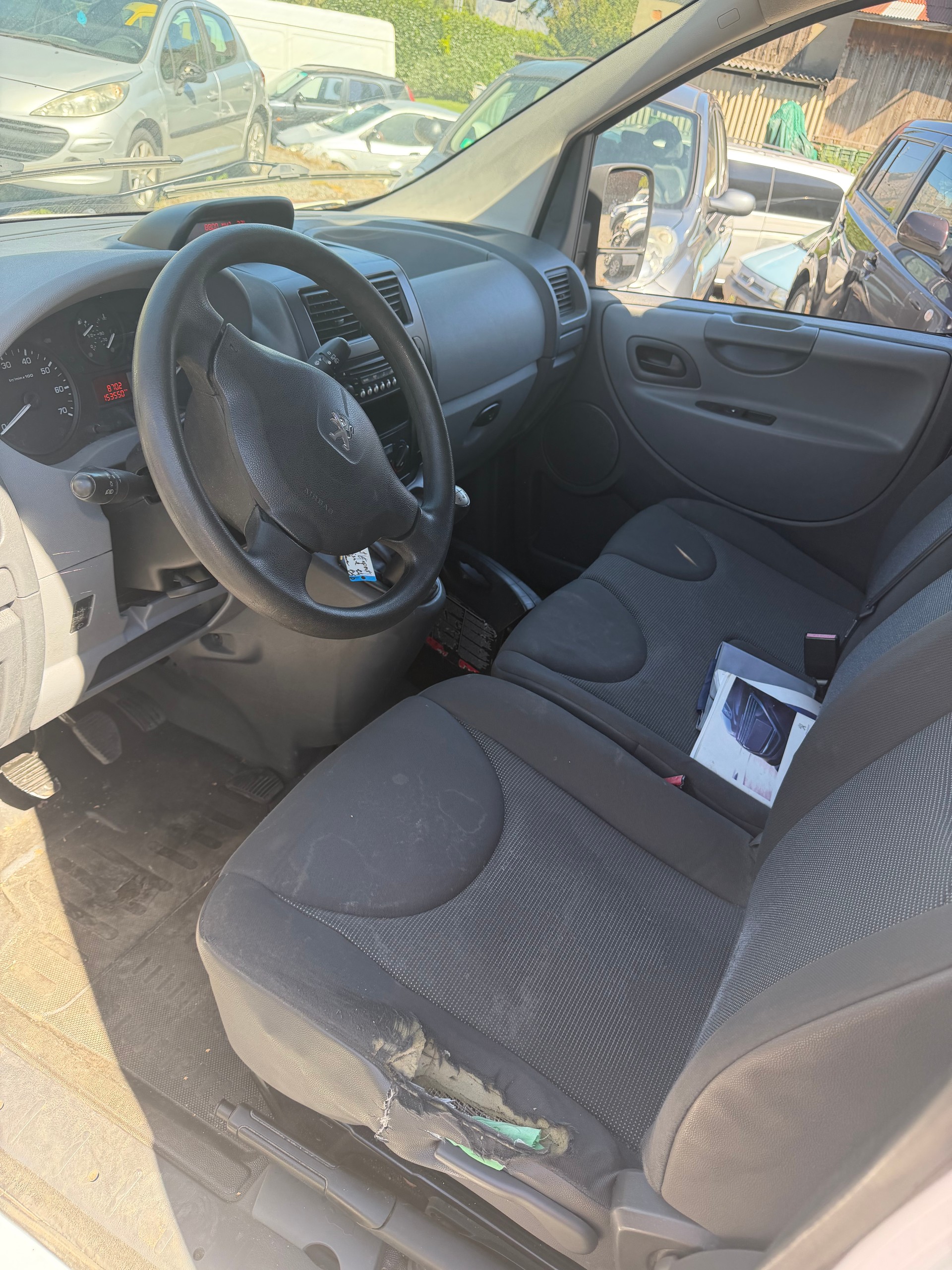 PEUGEOT Expert 1.6 HDi 227 L1H1-image-10