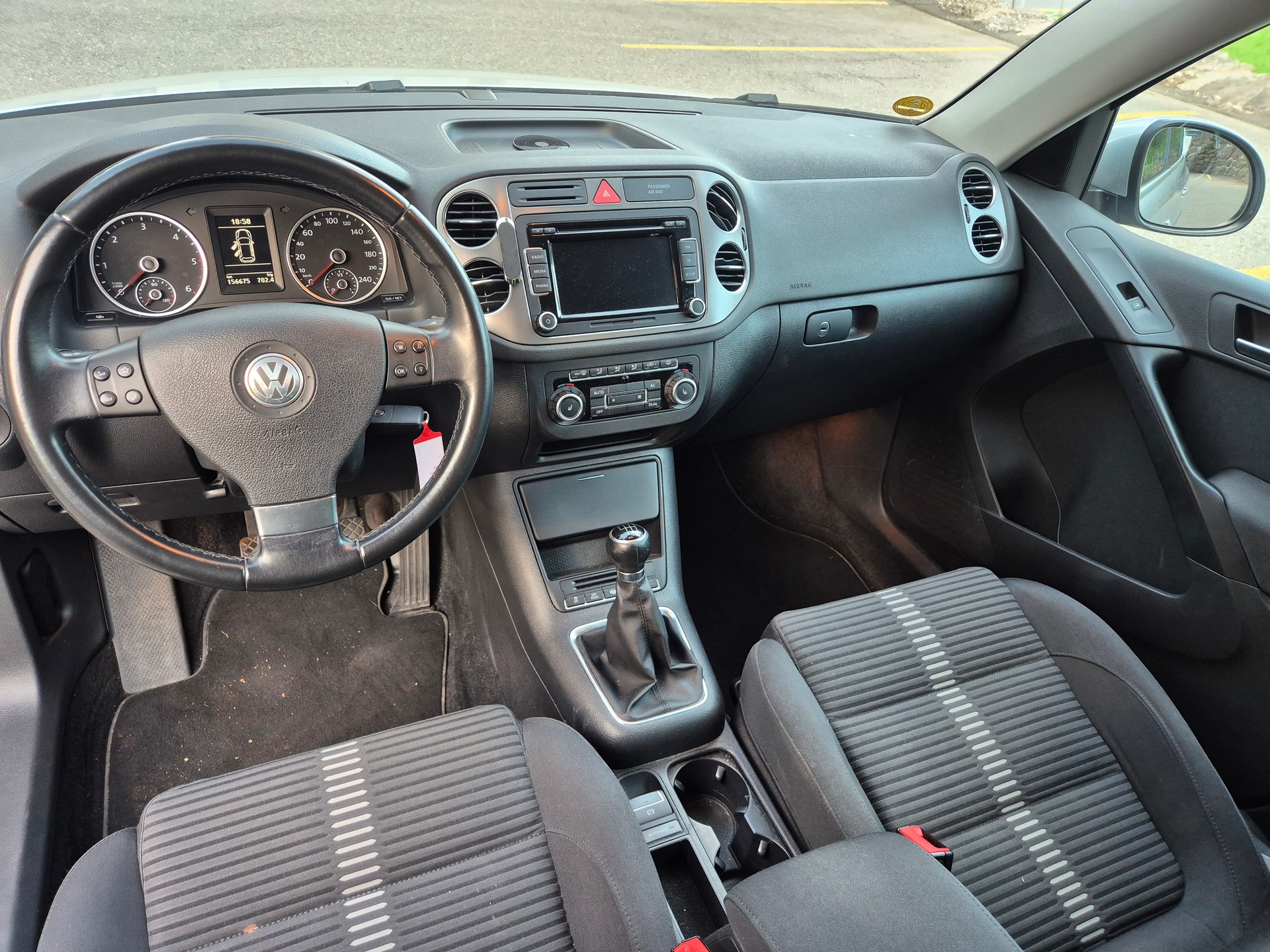 VW Tiguan 2.0 TDI Sport&Style-image-6