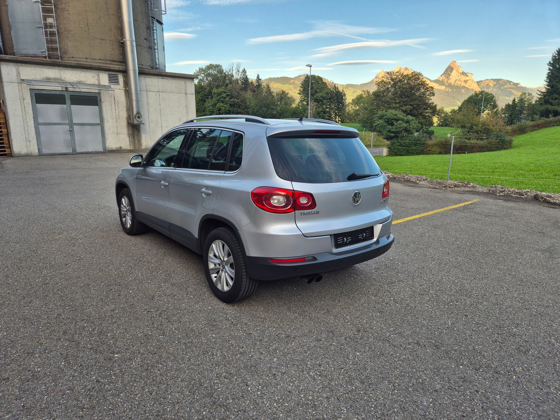 VW Tiguan 2.0 TDI Sport&Style-image-2