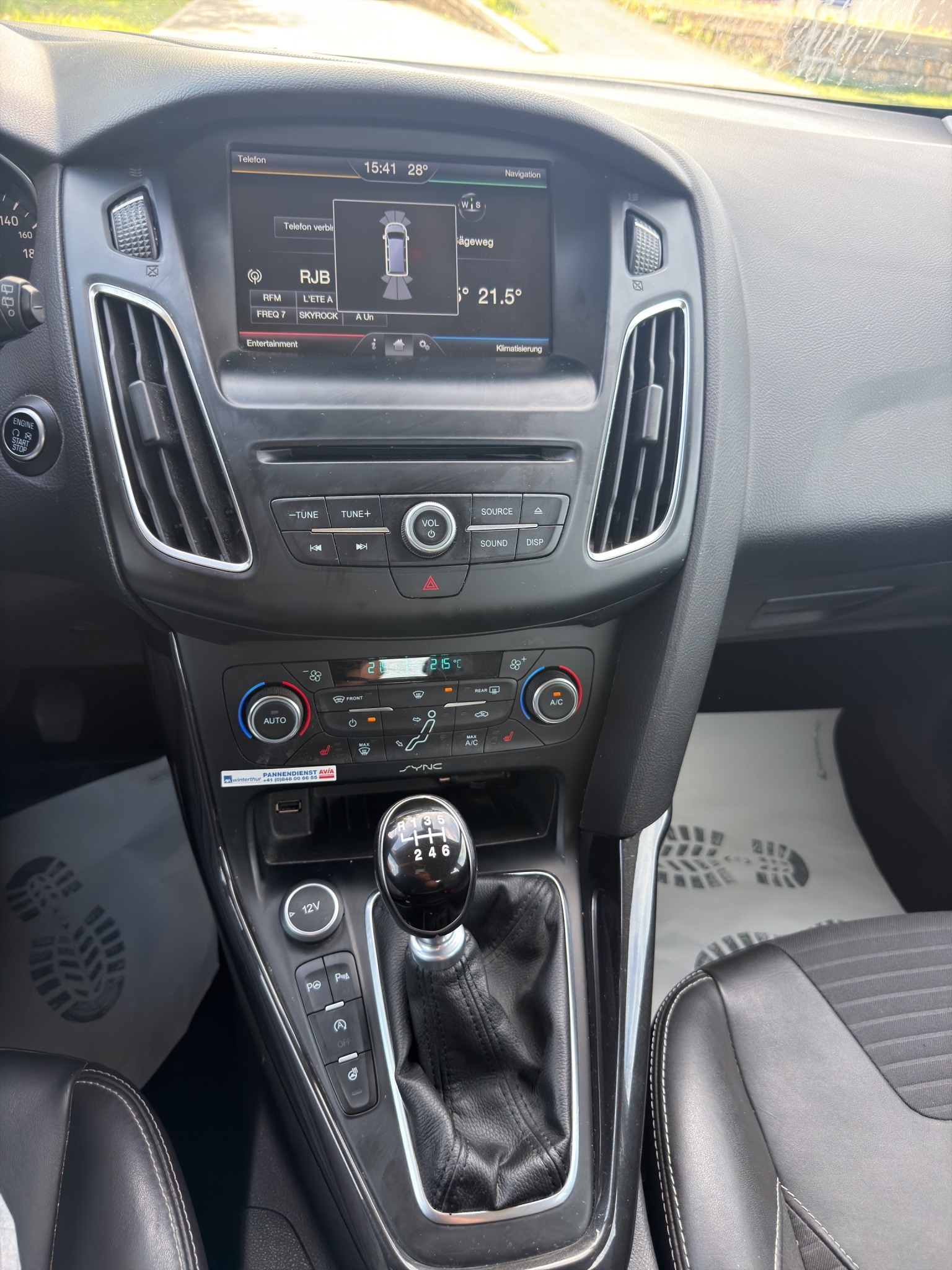FORD Focus 1.0 SCTi Titanium-image-10