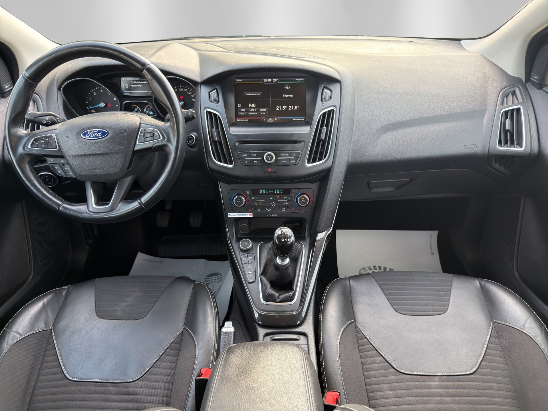 FORD Focus 1.0 SCTi Titanium-image-8