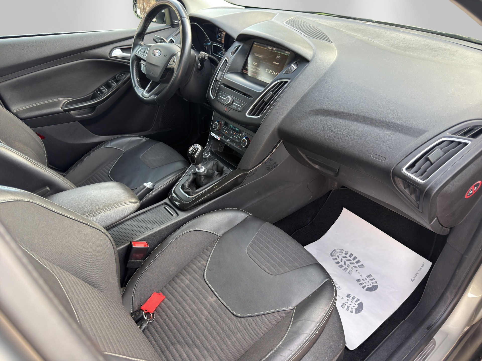 FORD Focus 1.0 SCTi Titanium-image-11