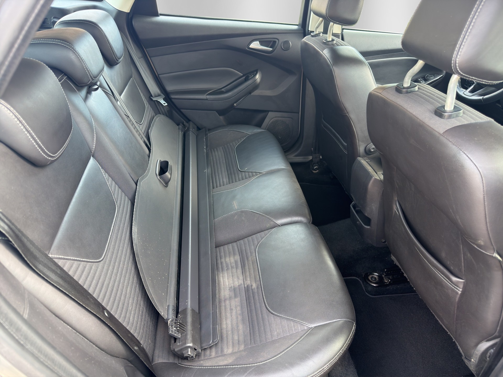 FORD Focus 1.0 SCTi Titanium-image-13