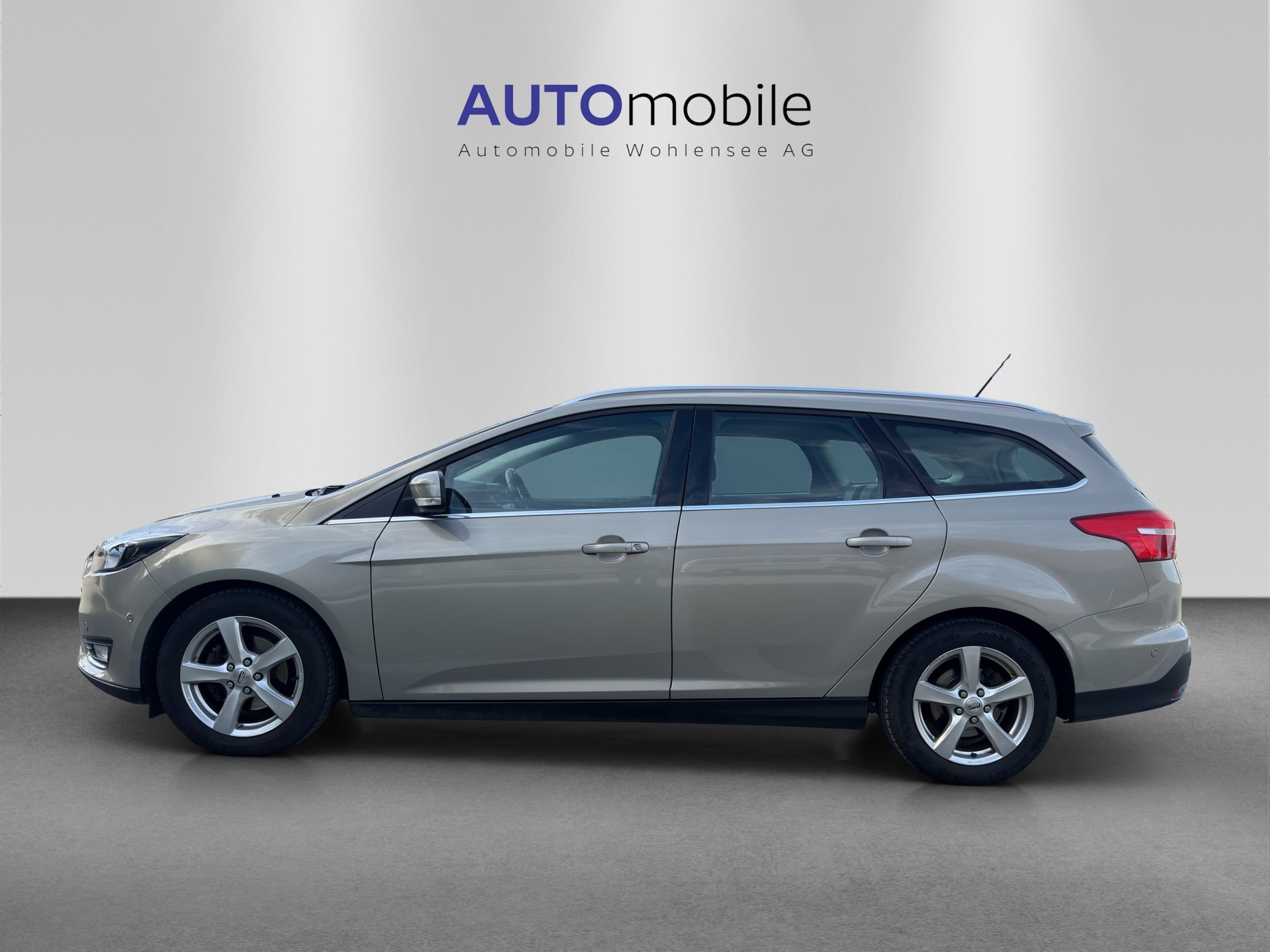 FORD Focus 1.0 SCTi Titanium-image-0