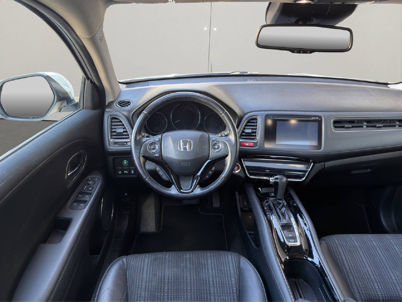 HONDA HR-V 1.5i-VTEC Elegance-image-4