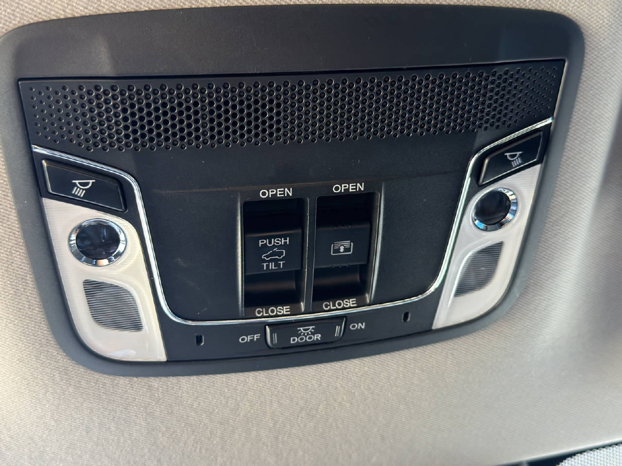 HONDA HR-V 1.5i-VTEC Elegance-image-12