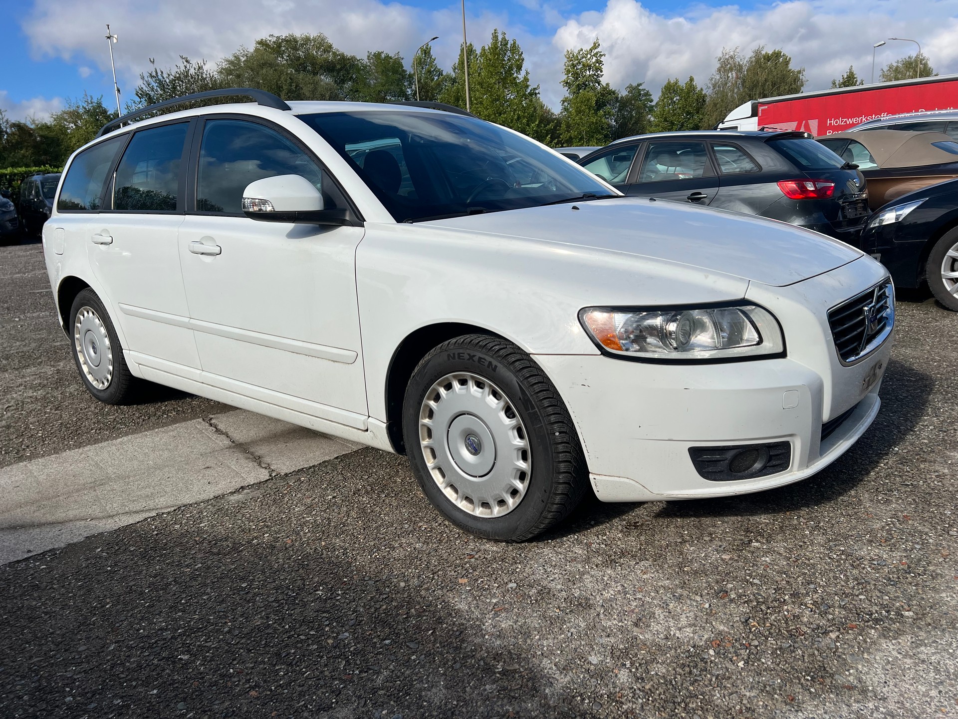 VOLVO V50 2.0D Powershift-image-1