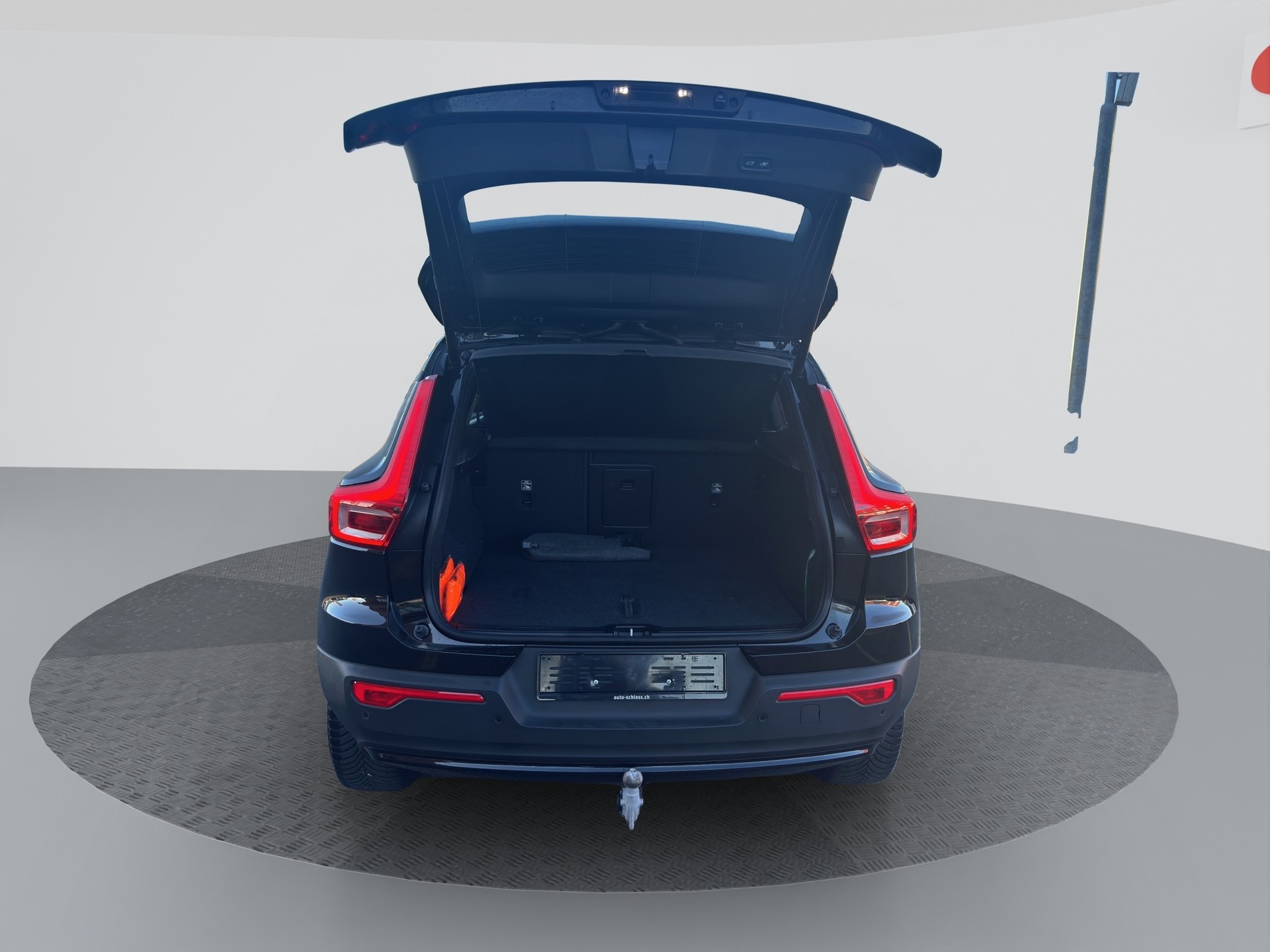 VOLVO XC40 B3 Benzin Mild Hybrid Plus Dark DCT-image-15