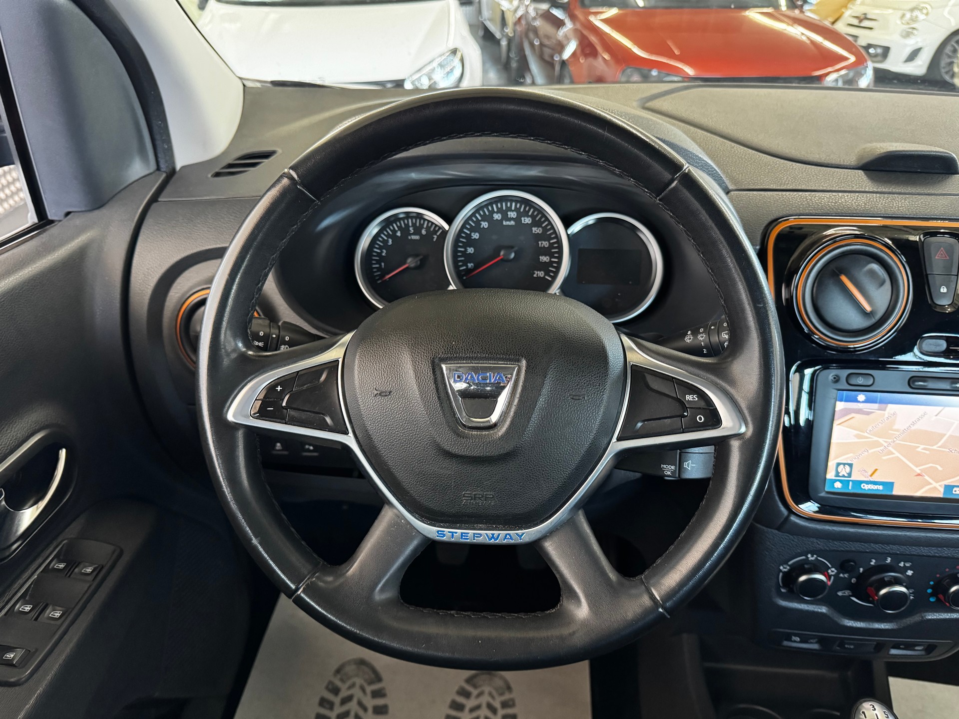 DACIA Lodgy 1.2 T Stepway 7PL-image-16