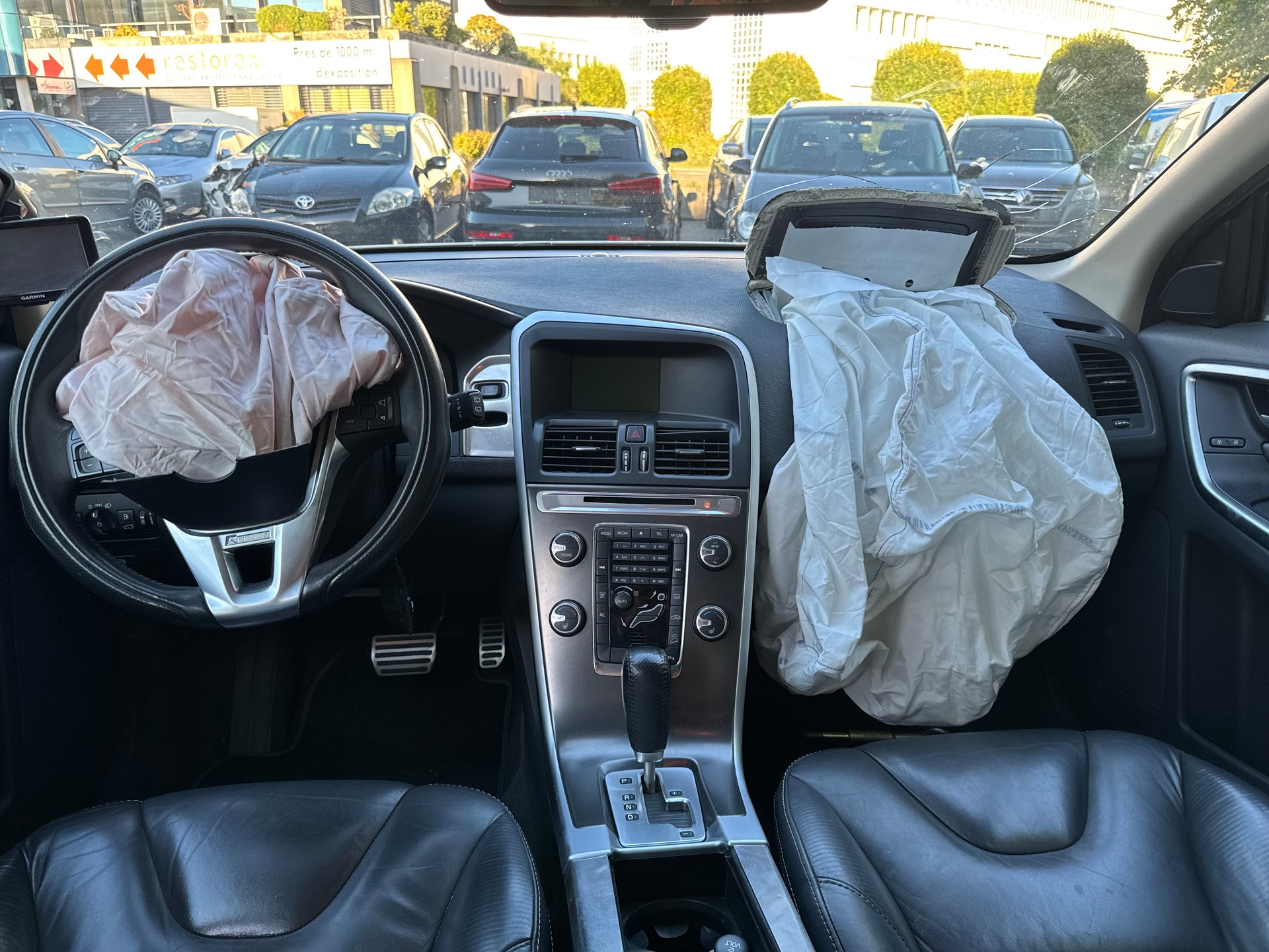 VOLVO XC60 D3 AWD R-Design Geartronic-image-1