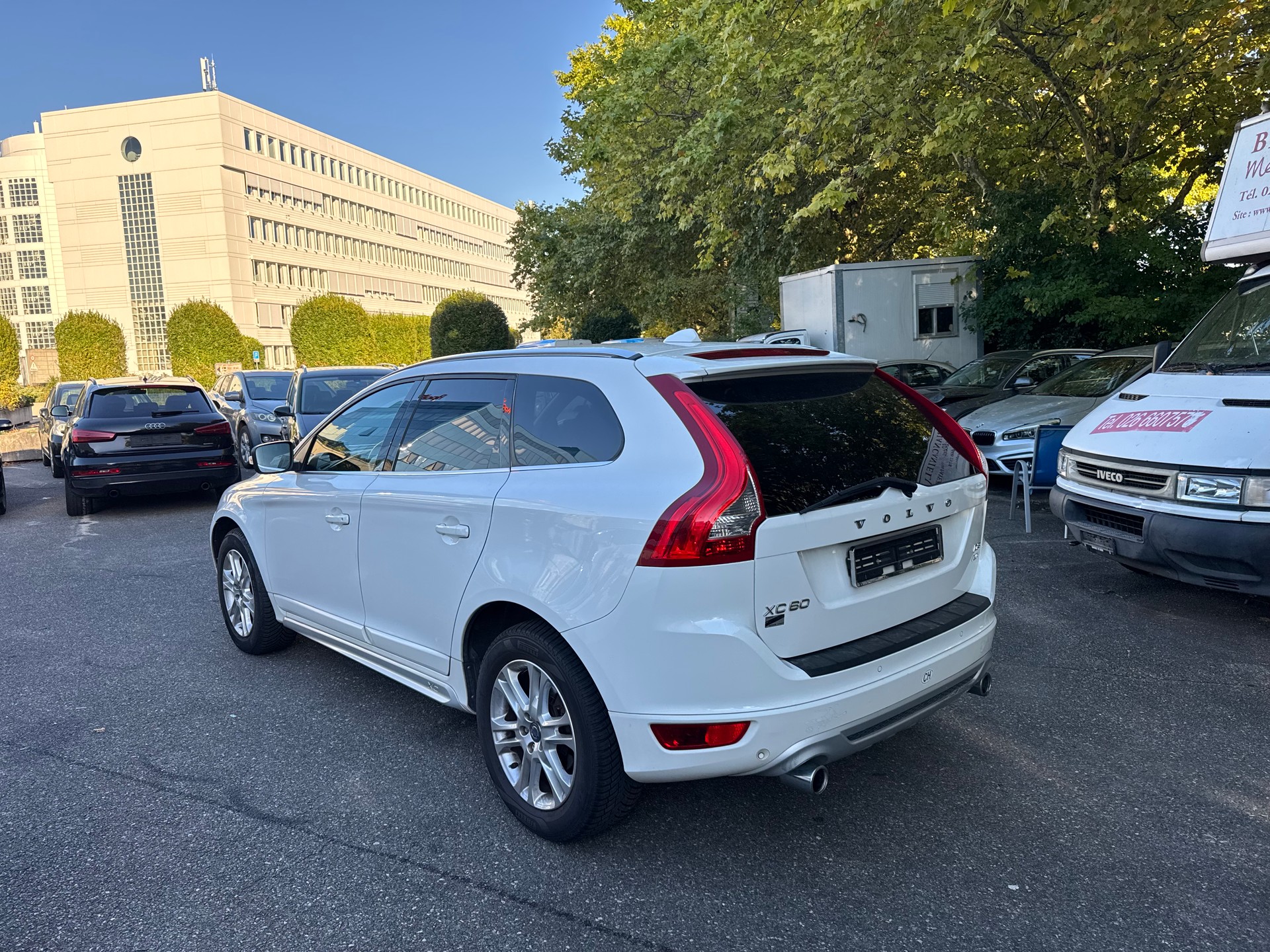 VOLVO XC60 D3 AWD R-Design Geartronic-image-8