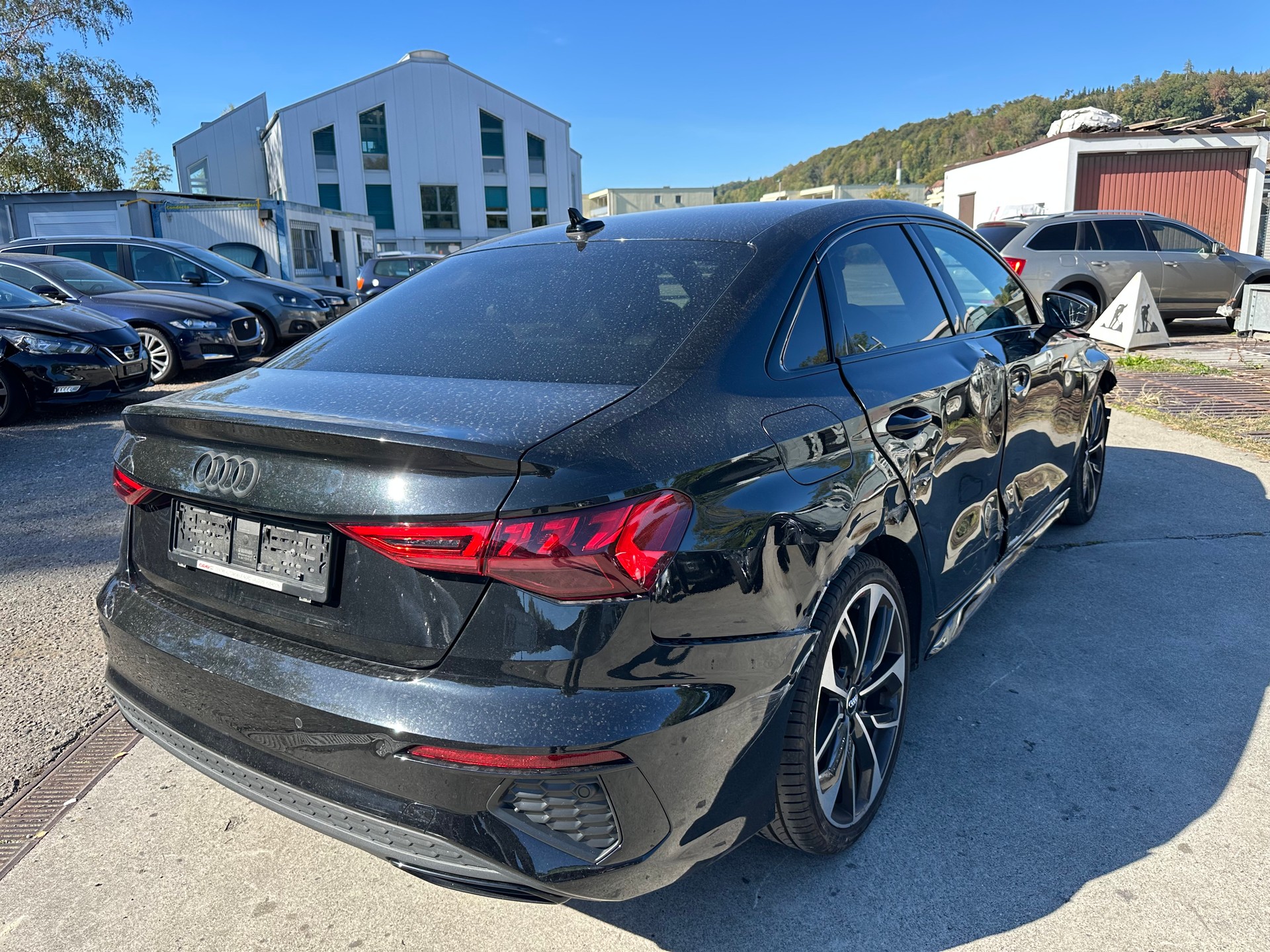 AUDI A3 Limousine 35 TFSI S-Line S-tronic-image-4