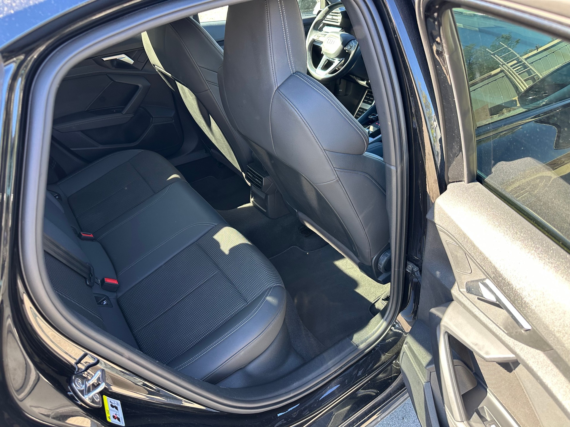 AUDI A3 Limousine 35 TFSI S-Line S-tronic-image-10