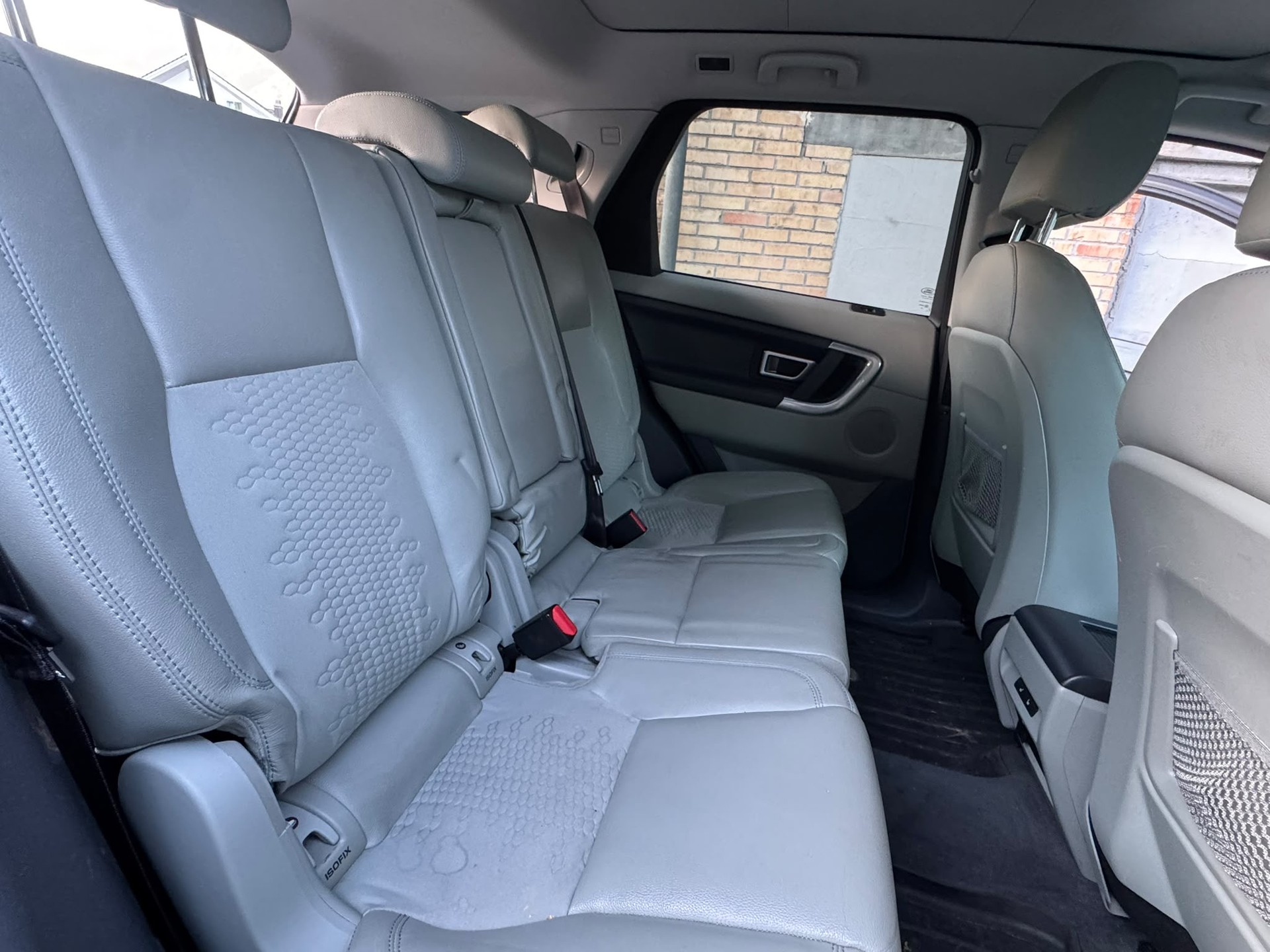 LAND ROVER Discovery Sport 2.0 TD4 HSE Luxury-image-8