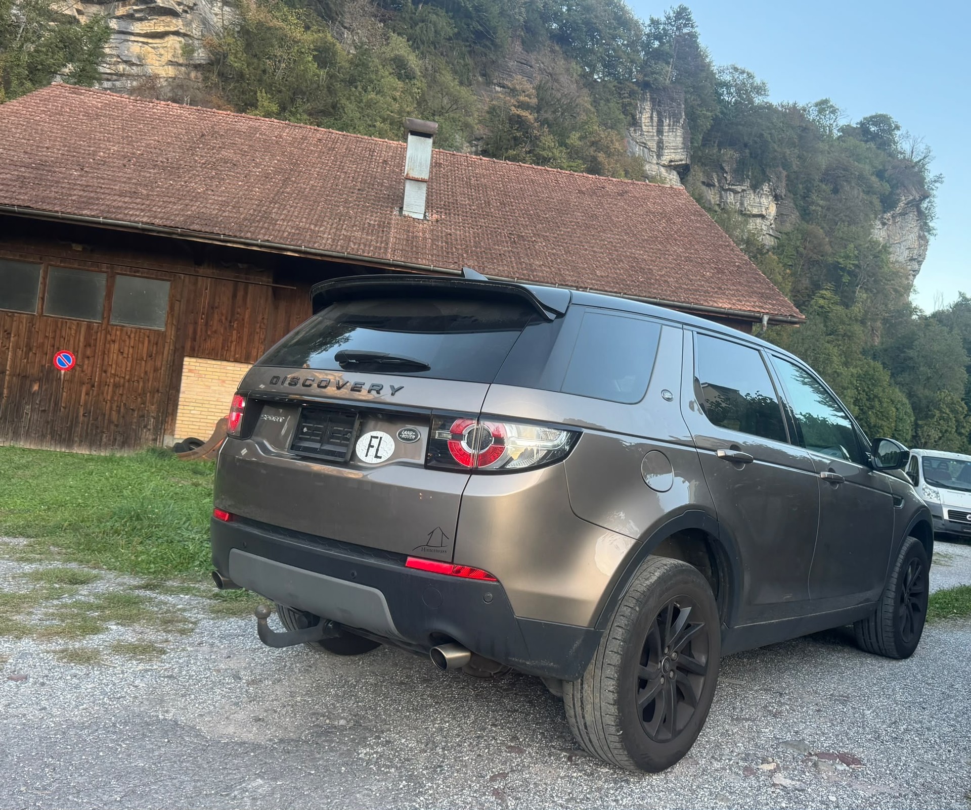 LAND ROVER Discovery Sport 2.0 TD4 HSE Luxury-image-4