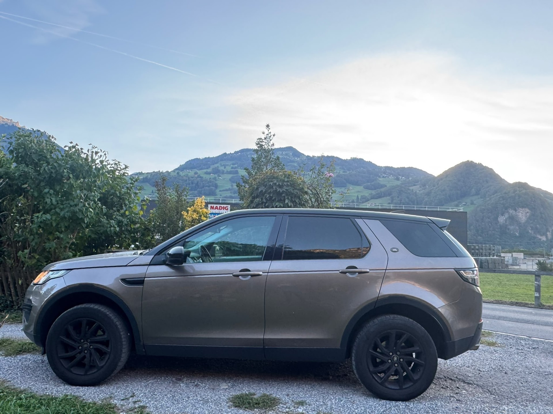 LAND ROVER Discovery Sport 2.0 TD4 HSE Luxury-image-9