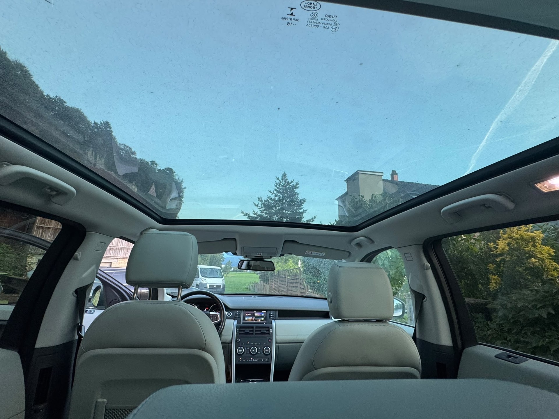 LAND ROVER Discovery Sport 2.0 TD4 HSE Luxury-image-10