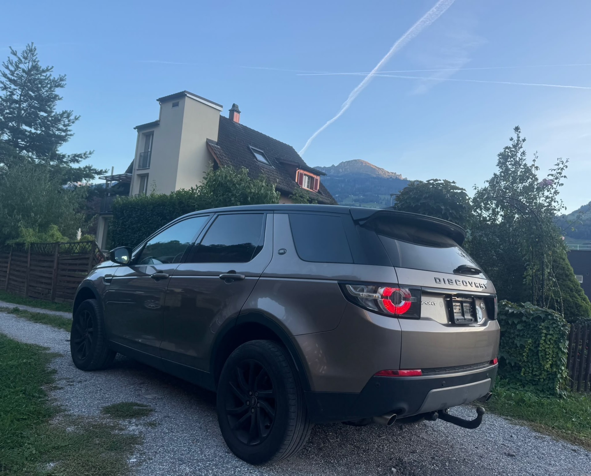 LAND ROVER Discovery Sport 2.0 TD4 HSE Luxury-image-5