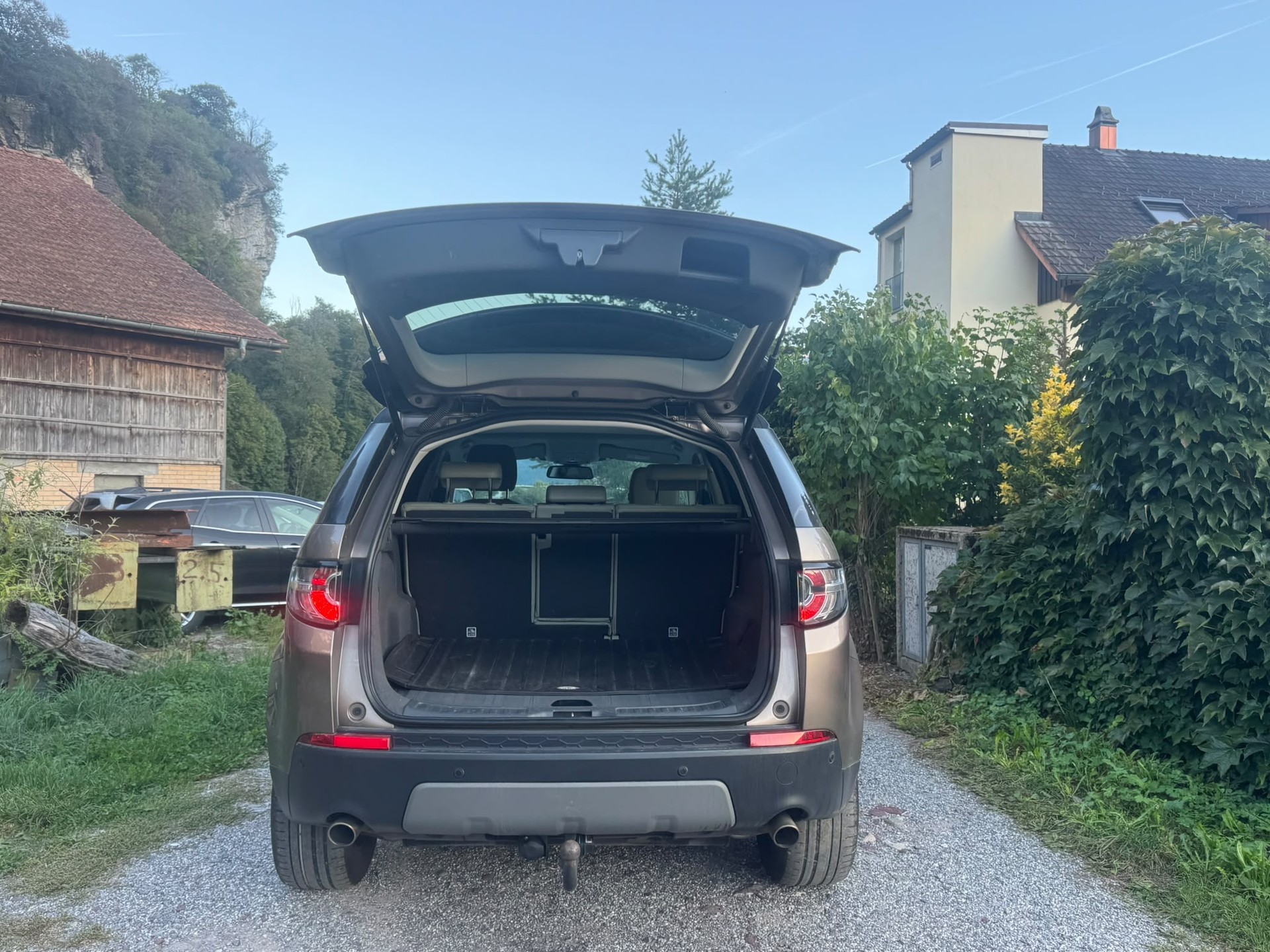 LAND ROVER Discovery Sport 2.0 TD4 HSE Luxury-image-11