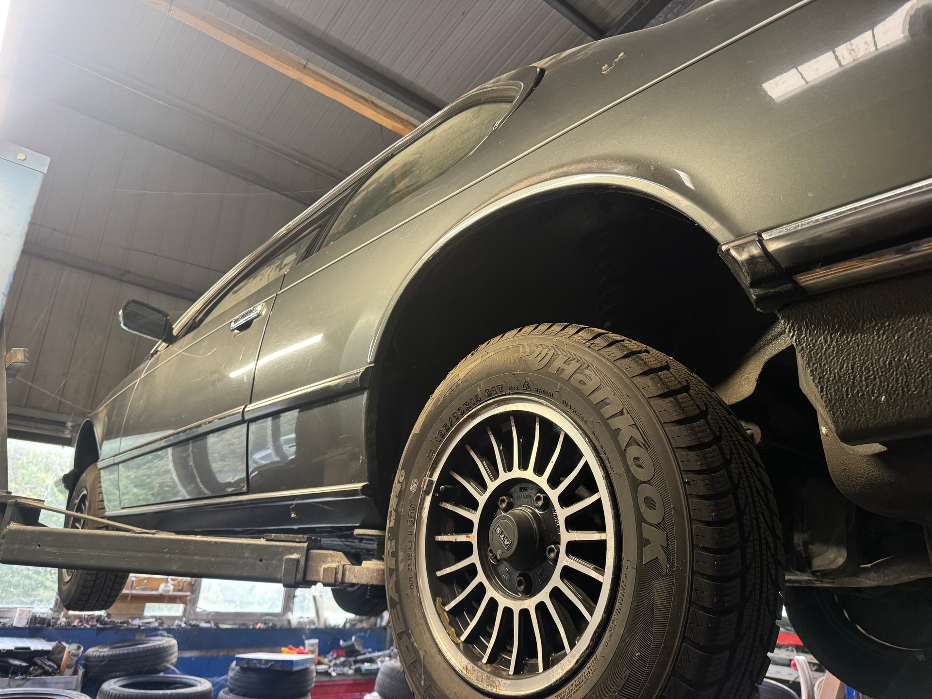 BMW 635CSi-image-9