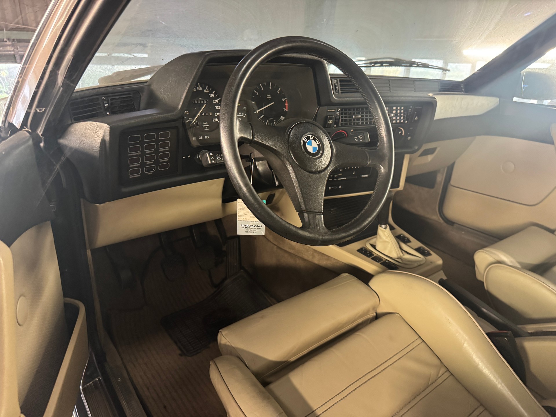 BMW 635CSi-image-12