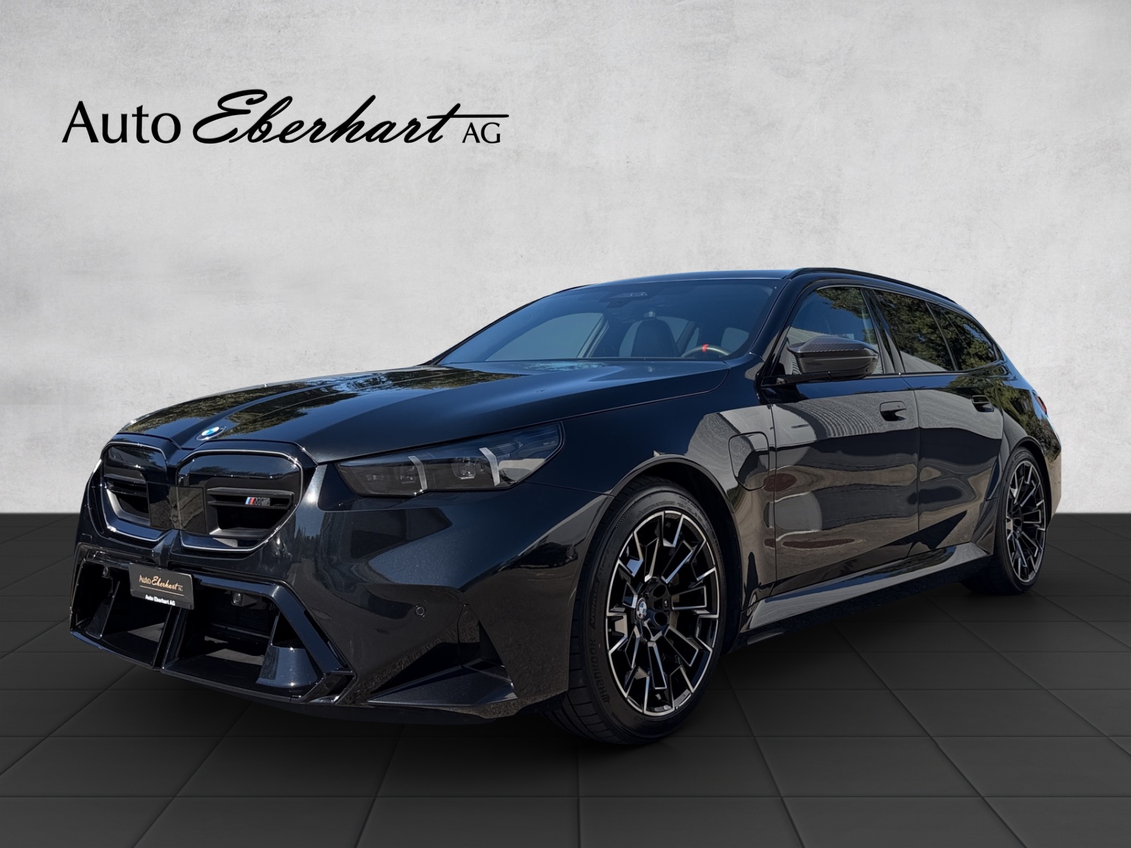 BMW M5 xDrive Touring-image-0