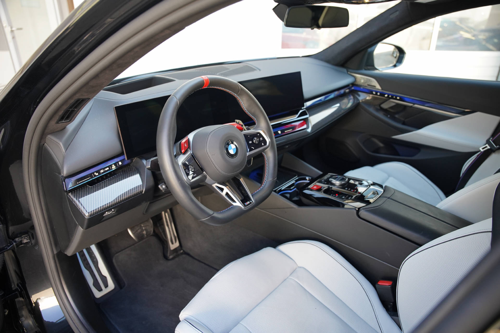 BMW M5 xDrive Touring-image-6