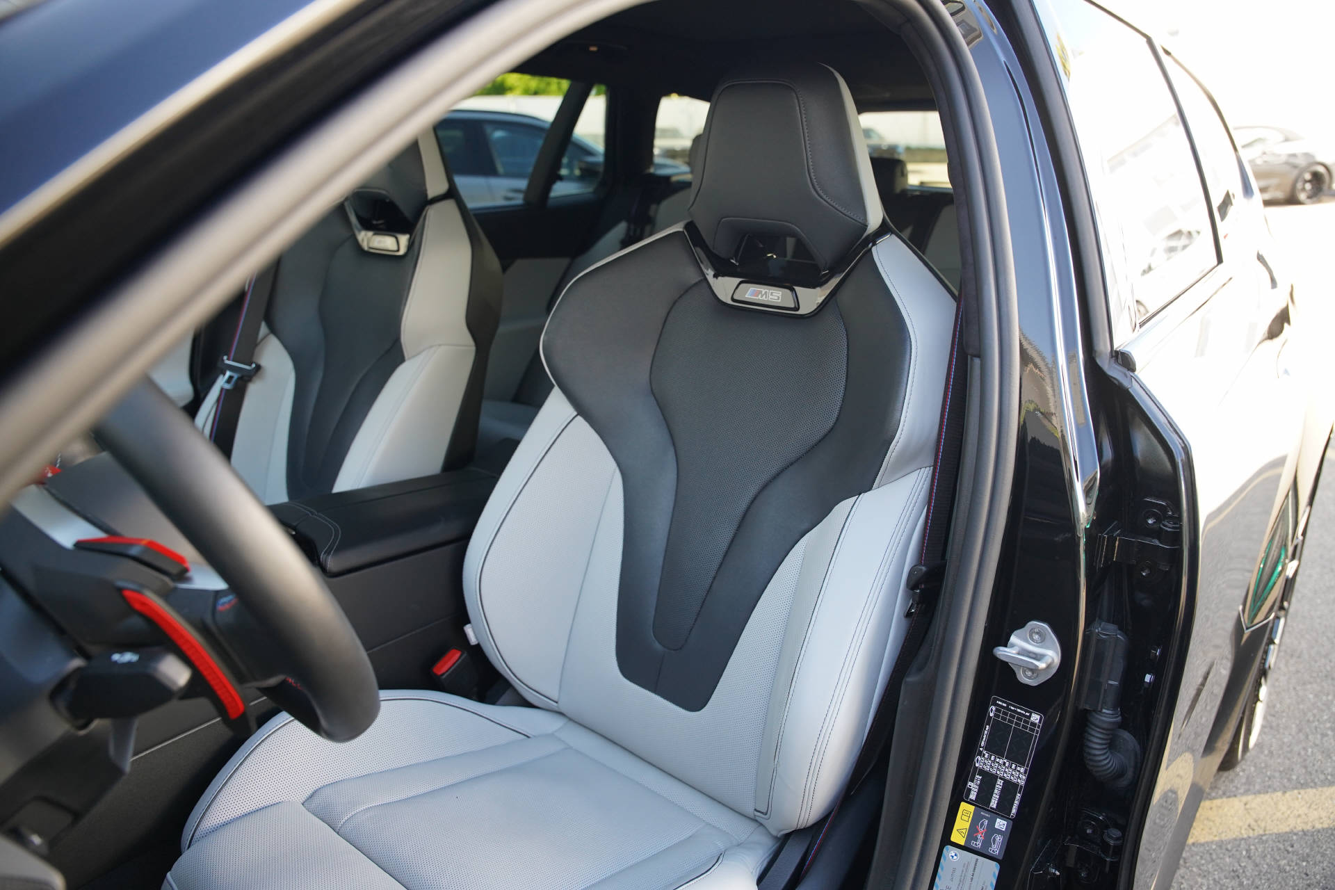 BMW M5 xDrive Touring-image-9