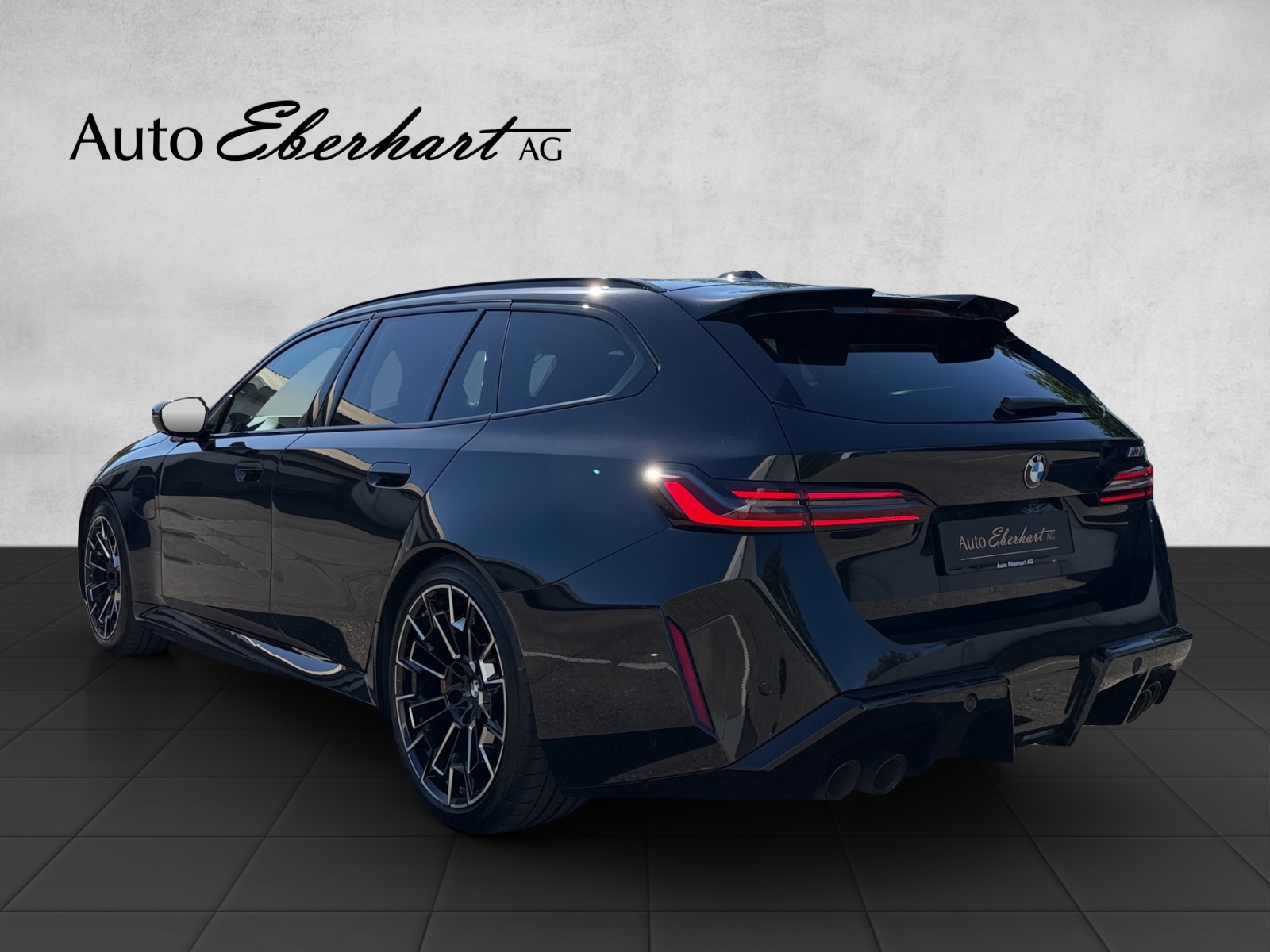 BMW M5 xDrive Touring-image-1
