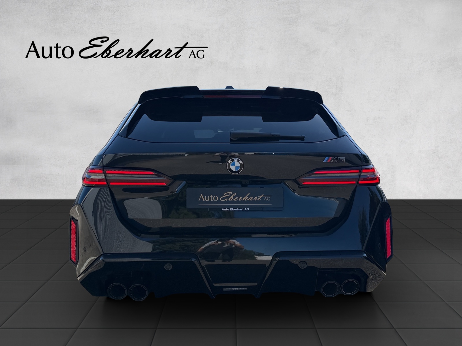 BMW M5 xDrive Touring-image-4