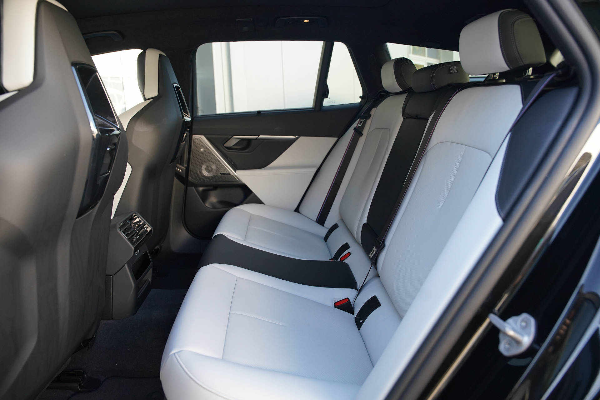 BMW M5 xDrive Touring-image-10