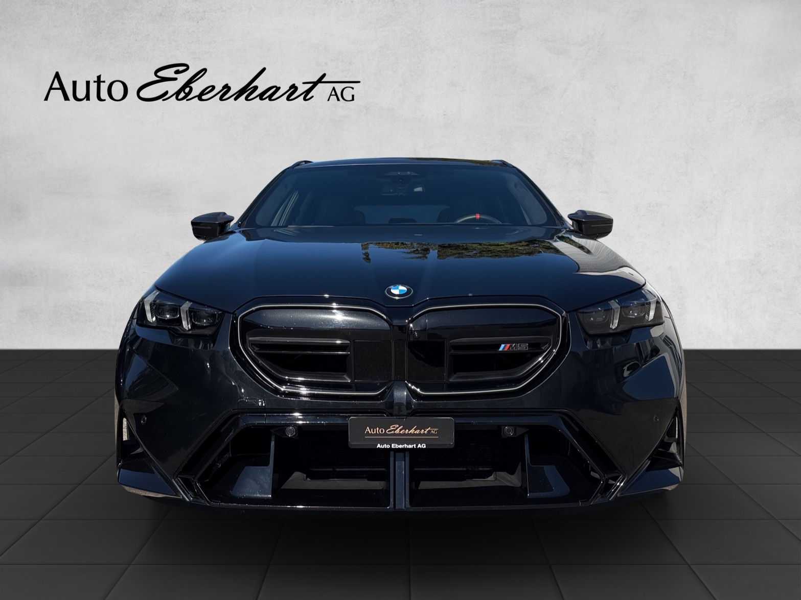 BMW M5 xDrive Touring-image-3