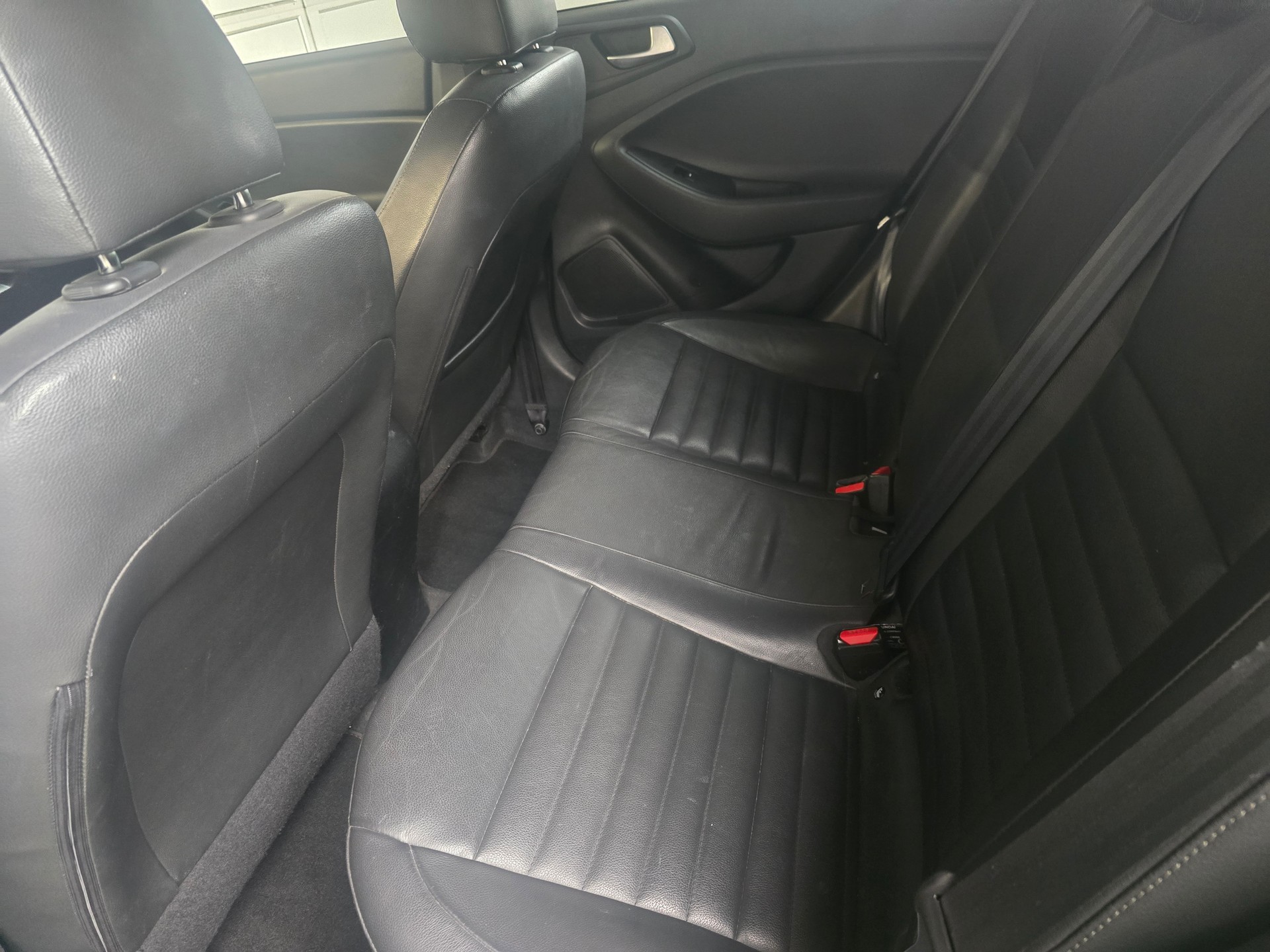 HYUNDAI i20 1.4 Vertex Automatic-image-5