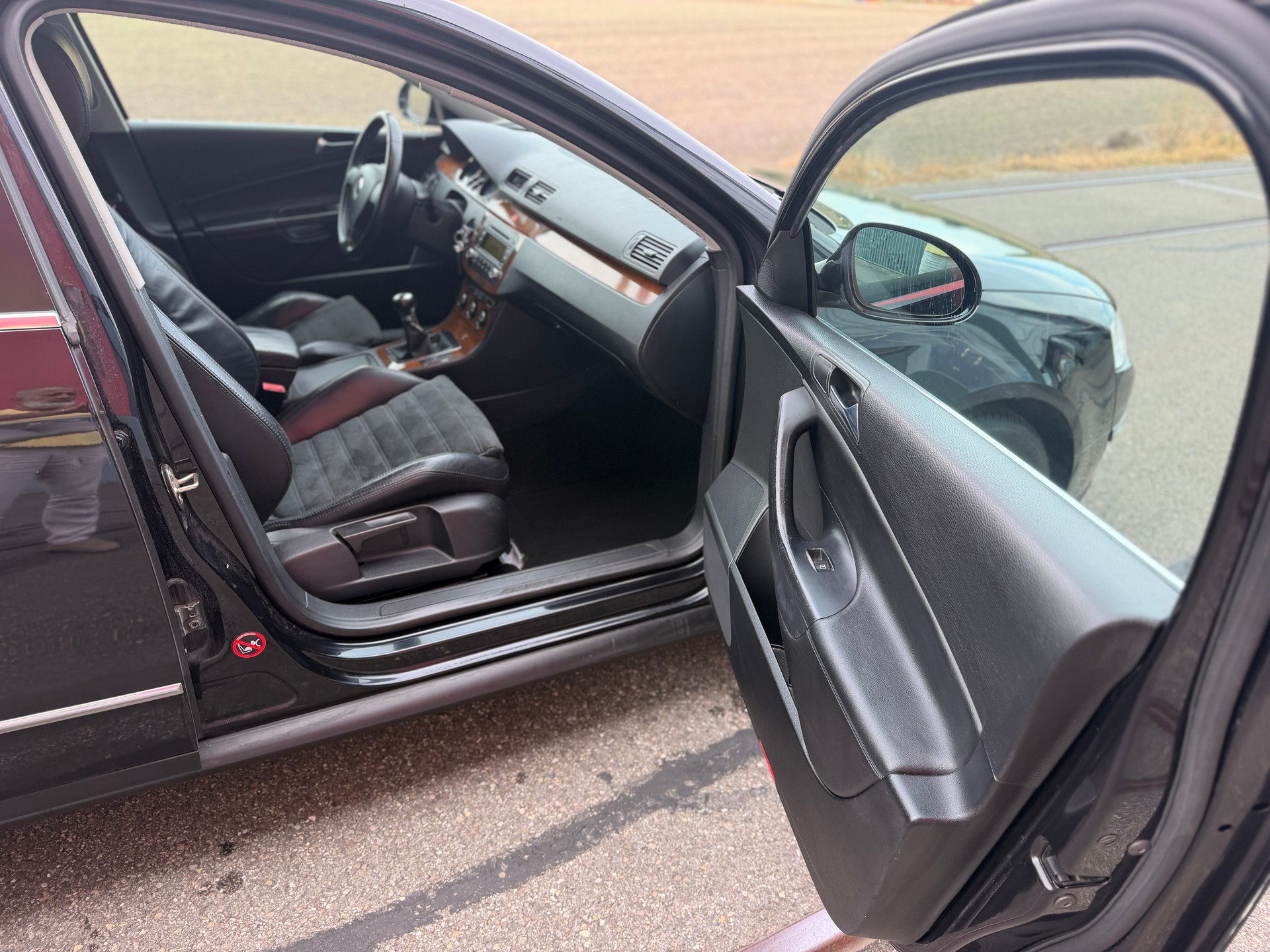 VW Passat Variant 2.0 FSI Highline 4Motion-image-9