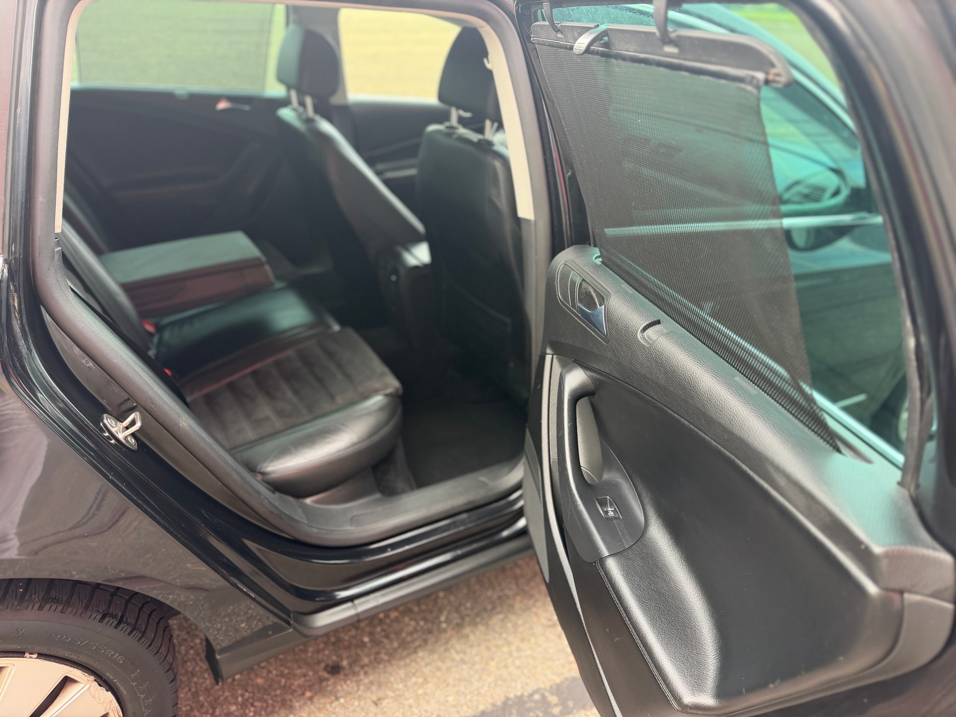VW Passat Variant 2.0 FSI Highline 4Motion-image-7