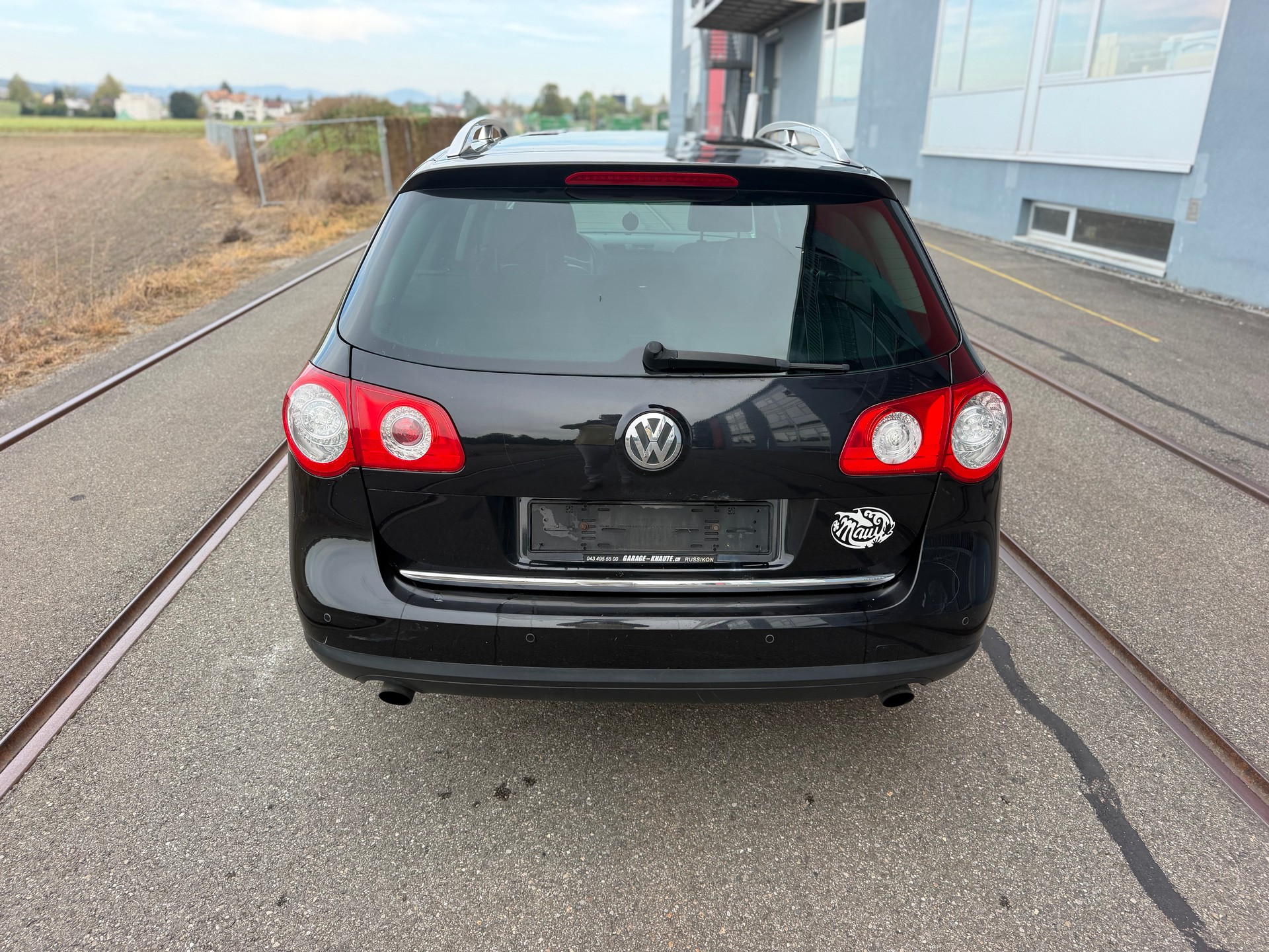 VW Passat Variant 2.0 FSI Highline 4Motion-image-4